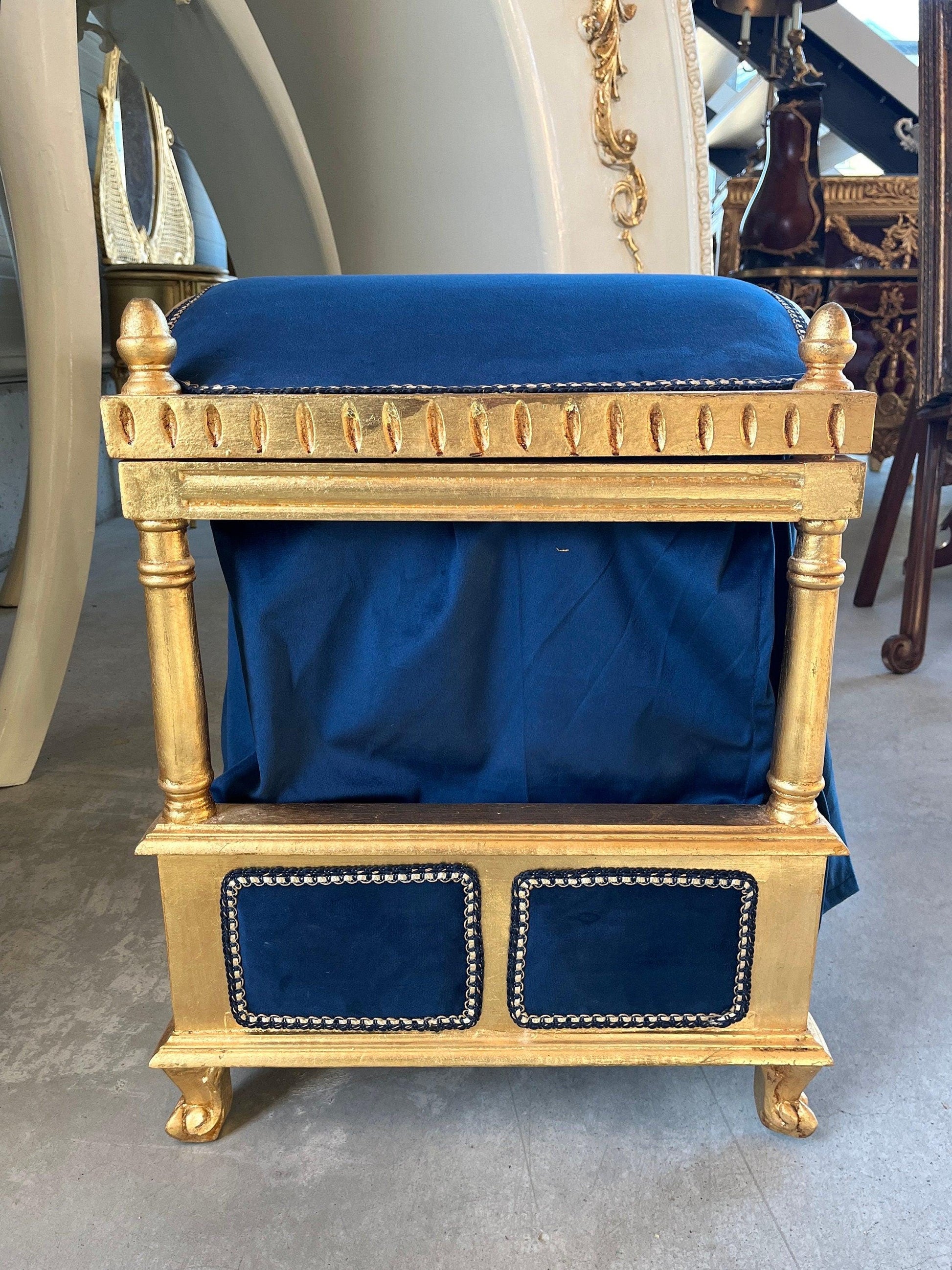 Pet Bed Cute French Baroque Style Dog Sofa Bed in Retro Royal Baroque Rococo Style Velvet Blue in Gold Finish Pet Furniture