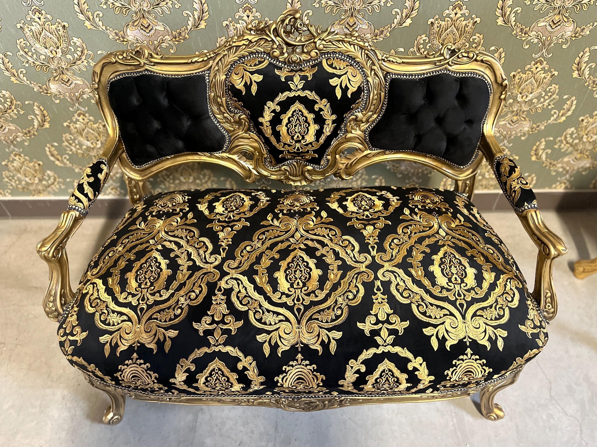Love Seat Luxury Style 2-Seater Sofa in Black Gold Floral Damask Nostalgic Baroque Rococo Style Handmade Couch for Lounge Room Home Decor