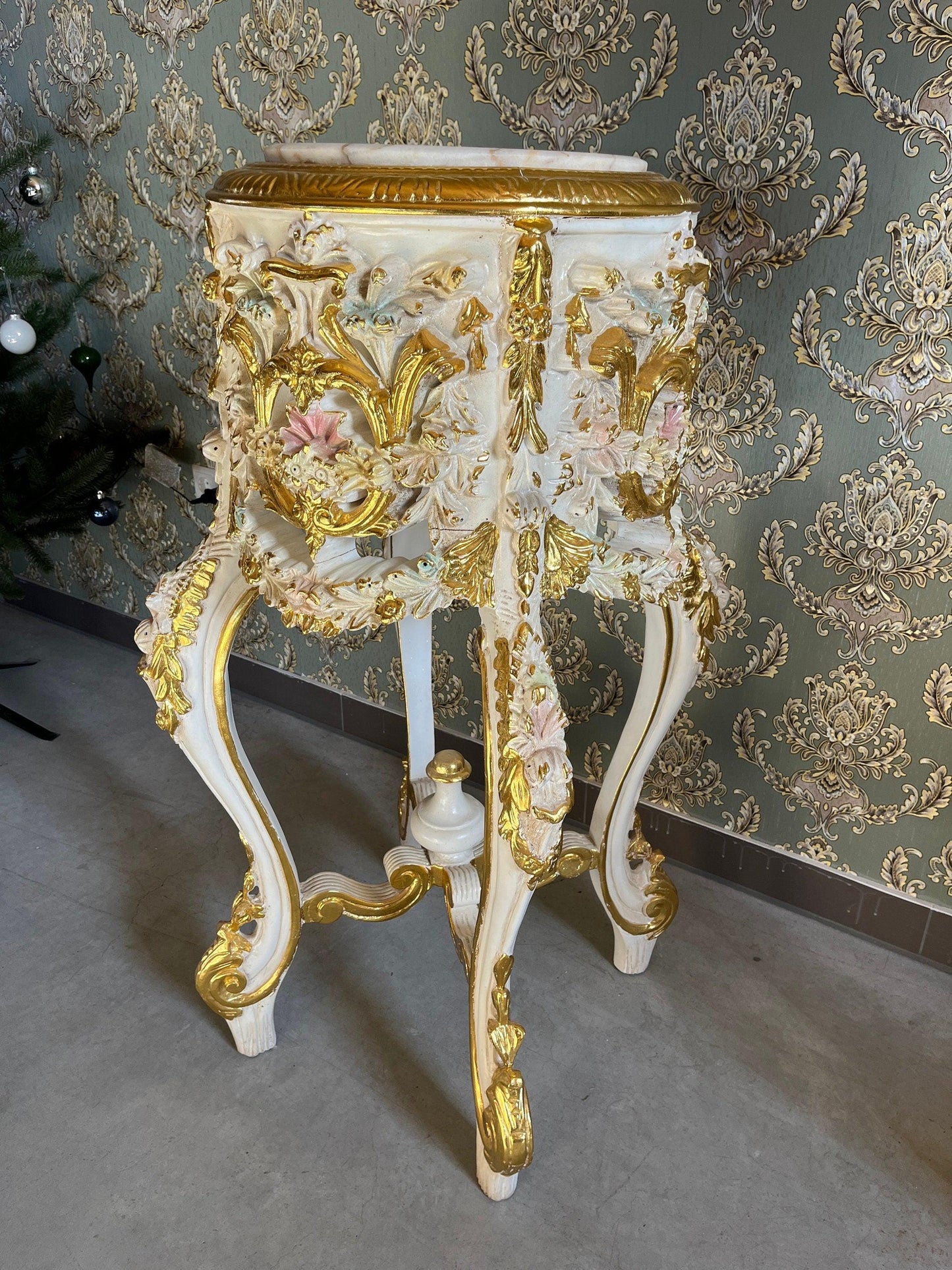 Deluxe Column White Color French Baroque Style with Marble Slab Top Royal Home Decor Column in Gold Finish for Home