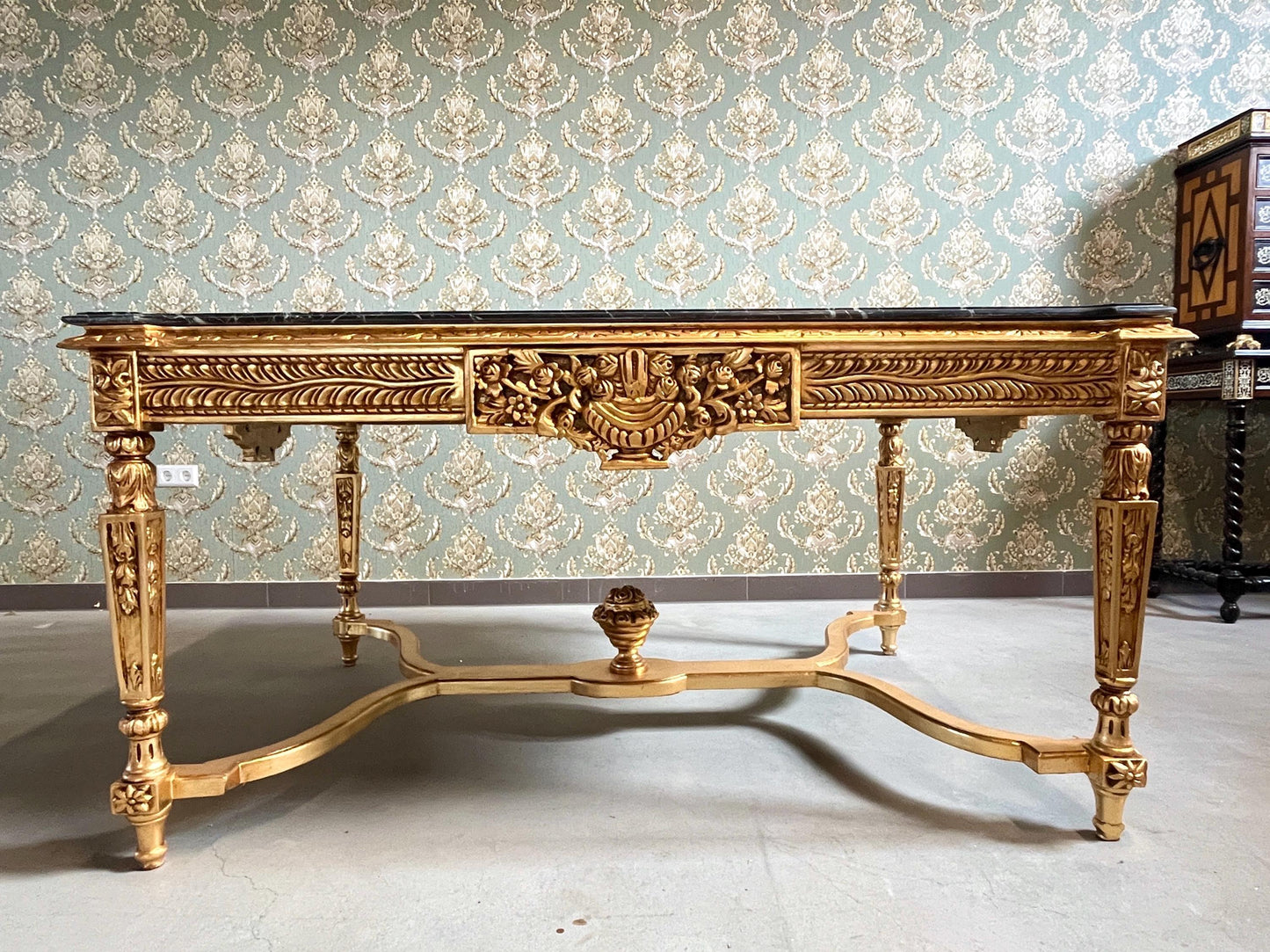 Royal French Style Dining Set Antique Baroque Rococo Style 6 Chairs & Dining Table in Gold Finish Green Marble Antique Gold for Home Décor