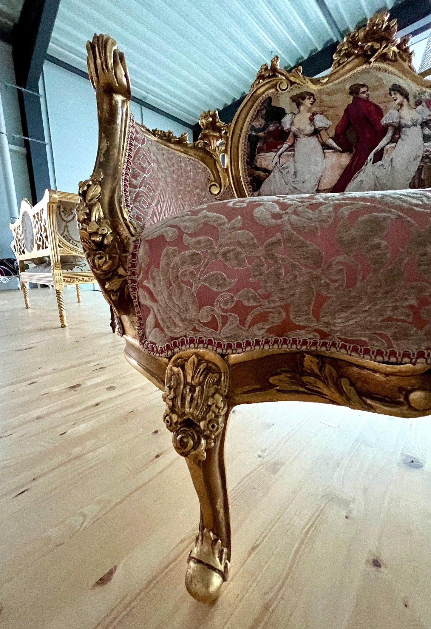 Love Seat French Louis Style Couch Royal Baroque Bench for Home Decor Italian Baroque Style Sofa in Pink Velvet Damask for Loung Room Decor