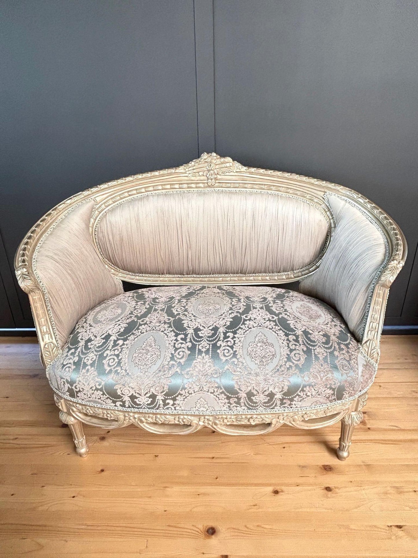 Lounge Sofa Baroque Rococo Style in Taupe Color Floral Handmade Luxurious Retro French Love Seat For Party Event Home Decor LIMITED EDTION