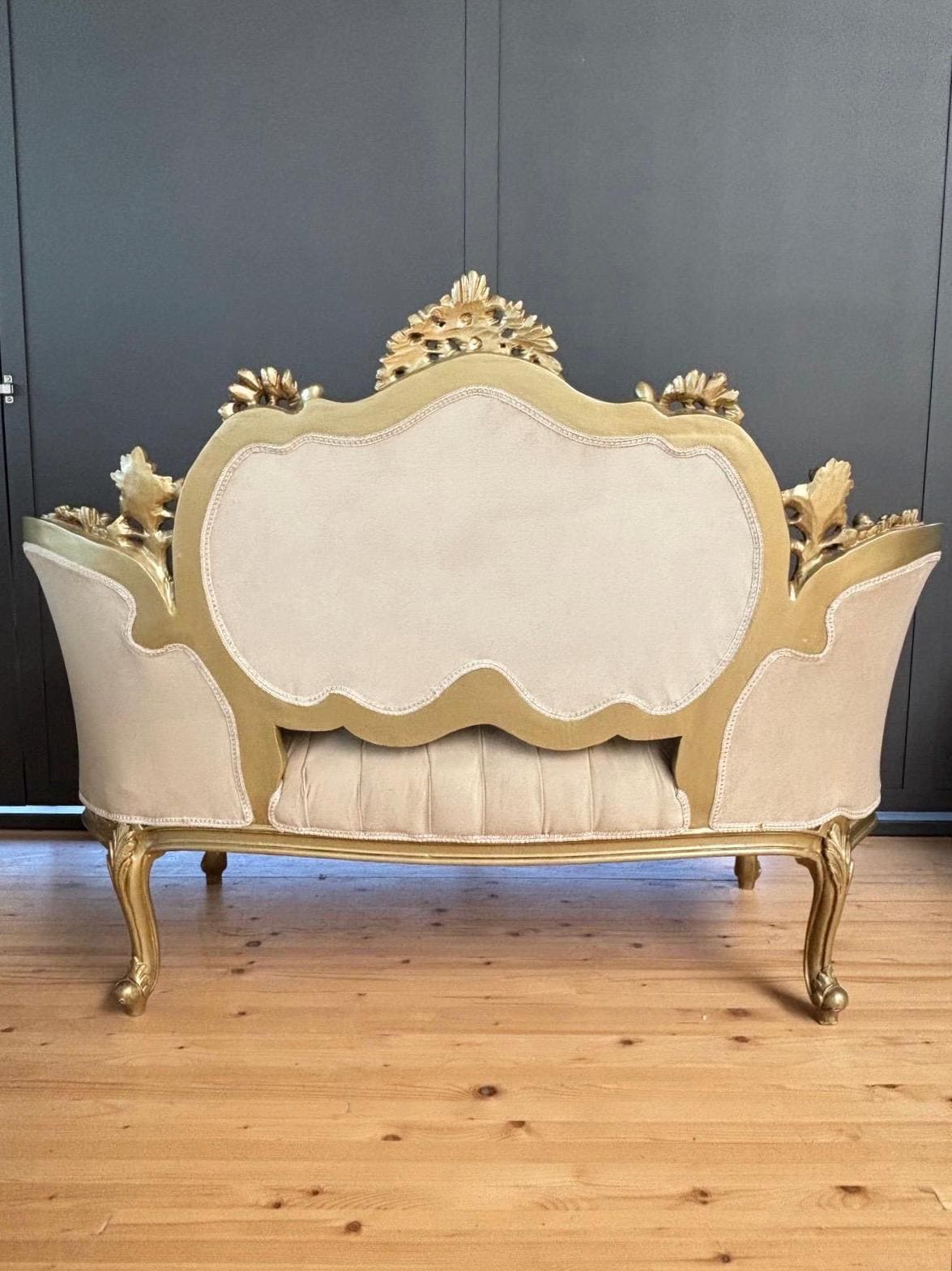 Love Seat French Louis Style Tufted Velvet Seated Sofa Royal Baroque Style Settee Beige Color Antique Handmade Style 2-Seater for Home Decor