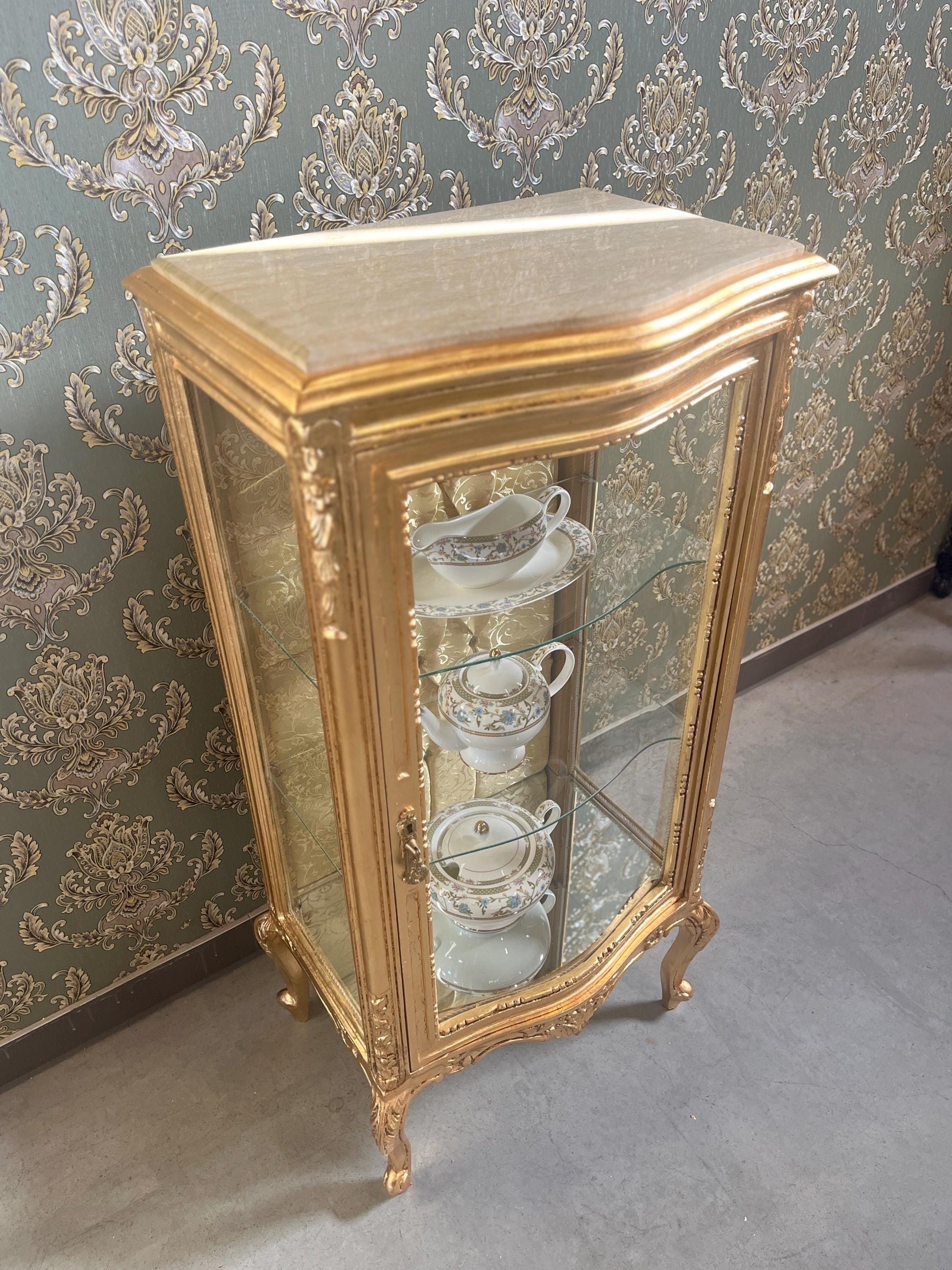 Display Cabinet French Louis Style in Gold Finish Glass Wooden Showcase Retro Baroque Style in Sliver Finish Home Decoration for Living Room