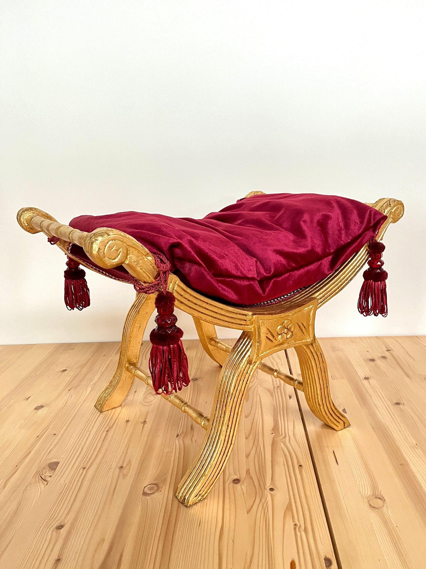 Foot Stool French Louis XV Antique Style Ottoman Retro Baroque Style Hocker with Tassels Bordeaux Gold Leopard Print Seated in Gold Finish
