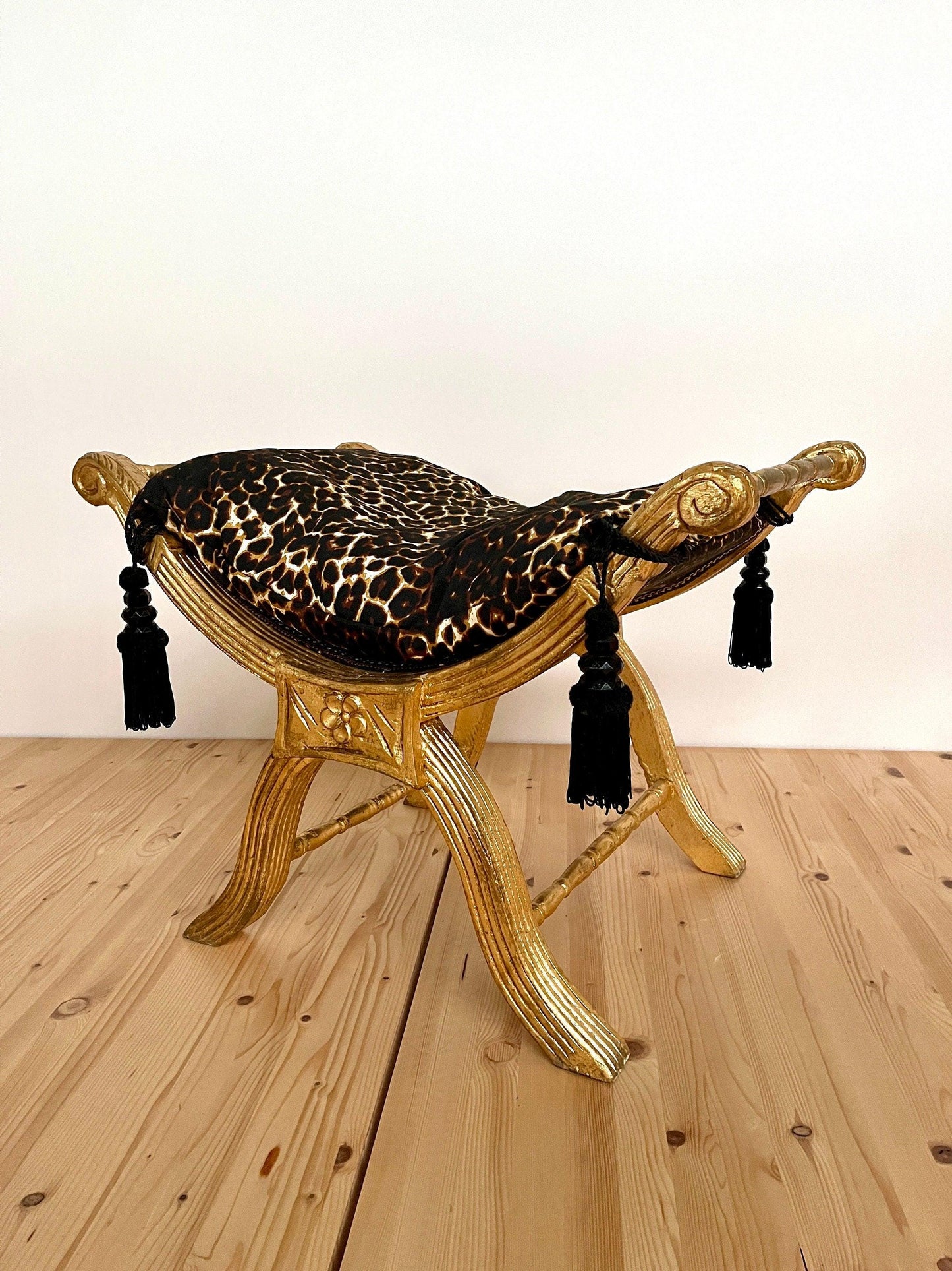 Foot Stool French Louis XV Antique Style Ottoman Retro Baroque Style Hocker with Tassels Bordeaux Gold Leopard Print Seated in Gold Finish