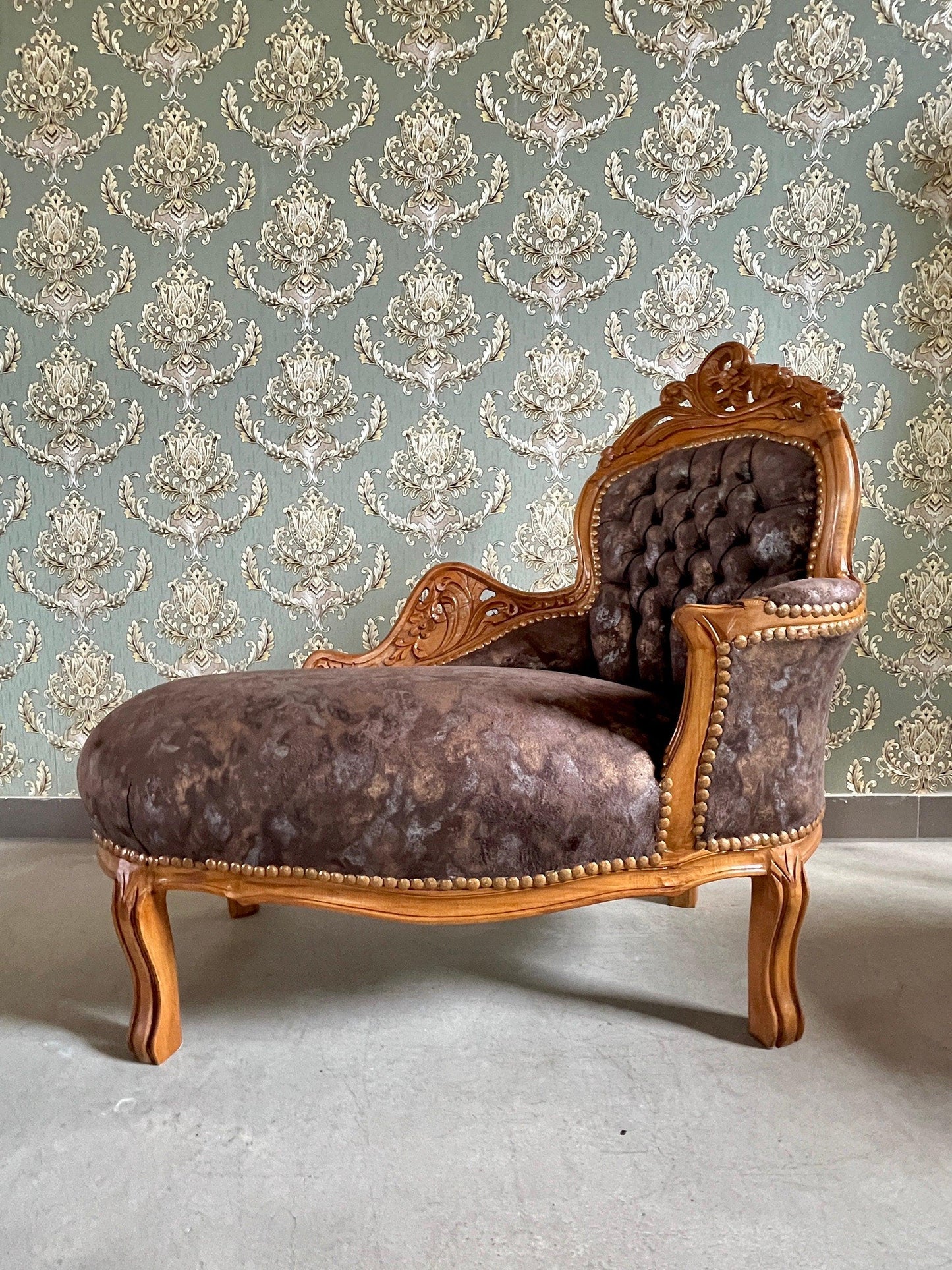 Small Chaise Longue French Louis Style in Midnight Black Retro Baroque Style Bench in Velvet Brown for Home Decor