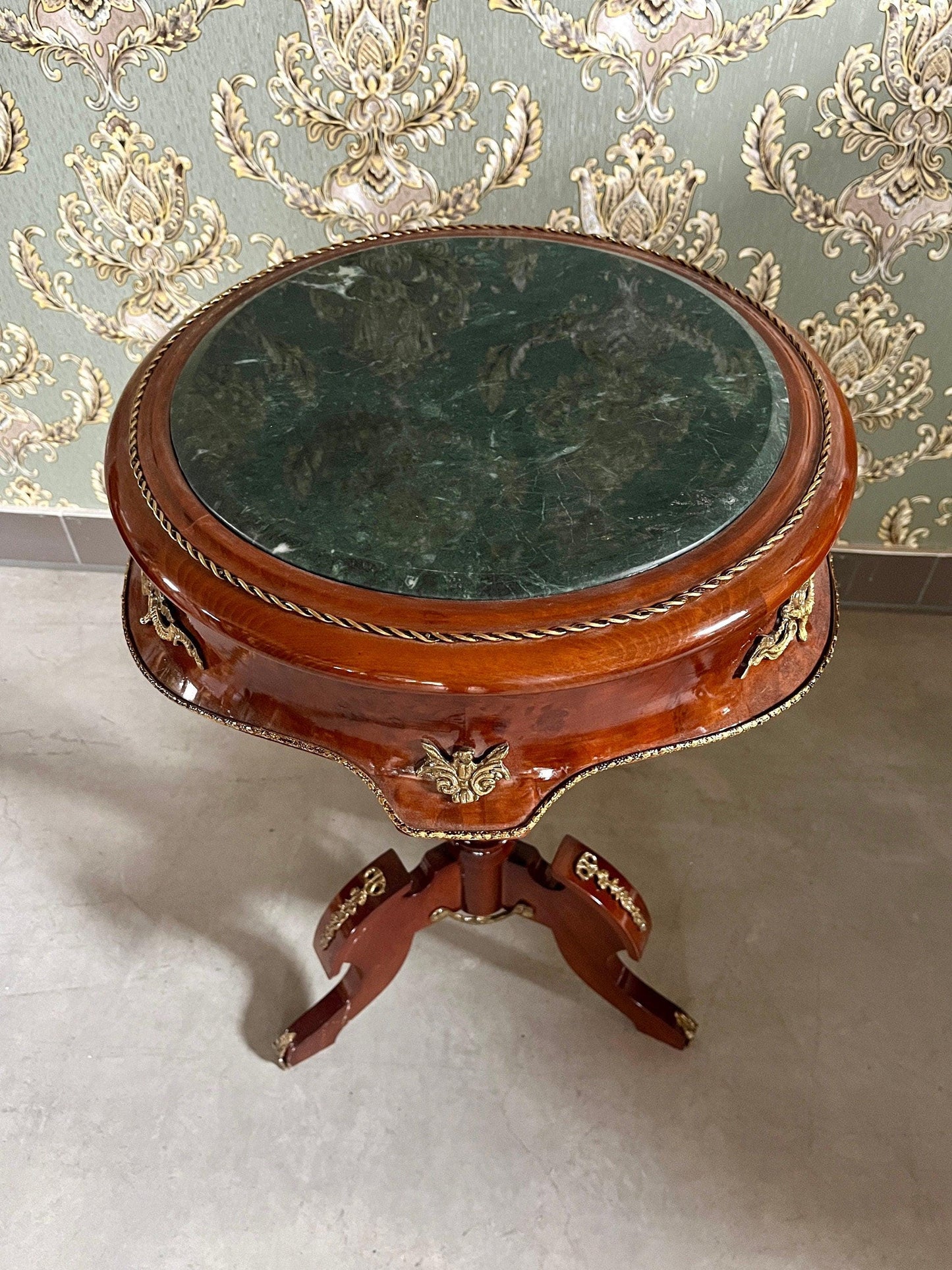 Small Side Table Marble Top Retro Baroque Style Tea Table Café Table Antique Style Wooden Table with Marble Top for Home Decor