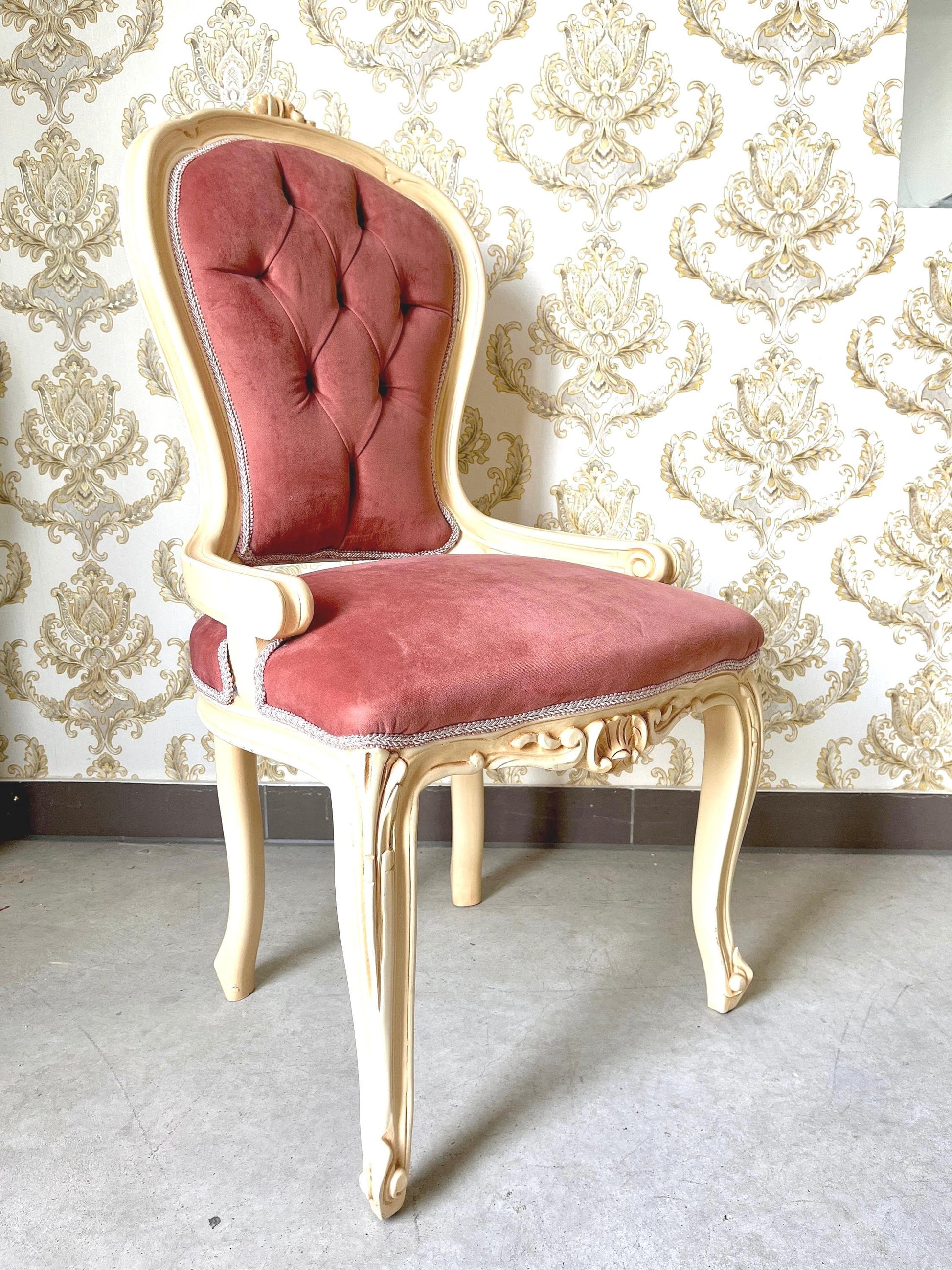 Accent Chair Classic Baroque Style in Beautiful Rose Berry Velvet French Louis Style Chair Beige Wooden Frame for Lounge Room