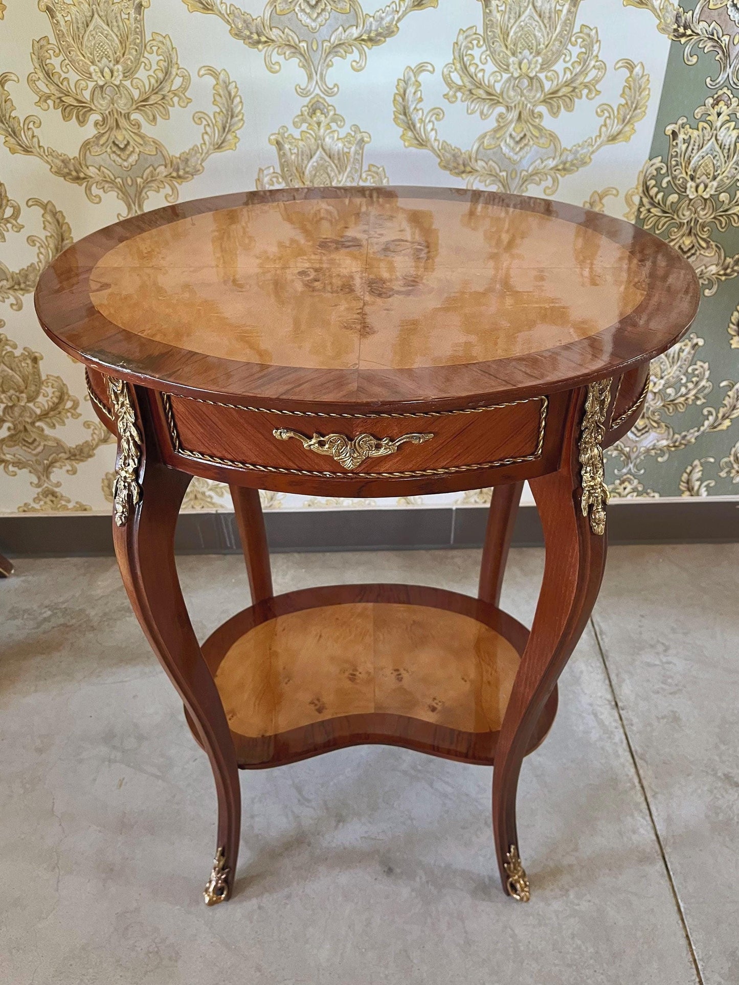 Side Table French Antique Style Wooden Brown Oval Shape Table Retro Baroque Style for Home Decor