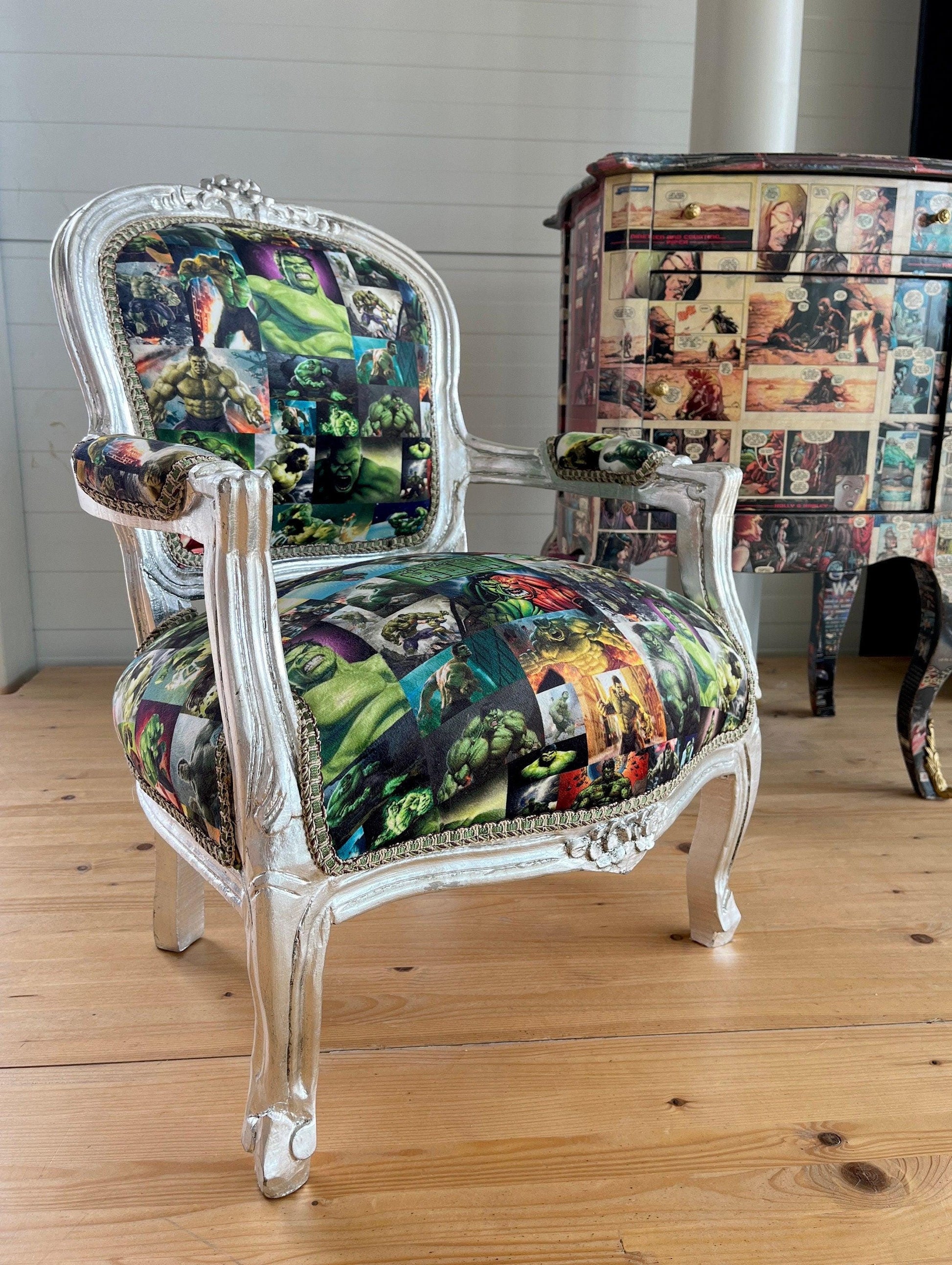 Cute Kid’s Chair French Louis Baroque Style Chair Incredible Hulk Cartoon Print Kids Armchair in Silver Finish