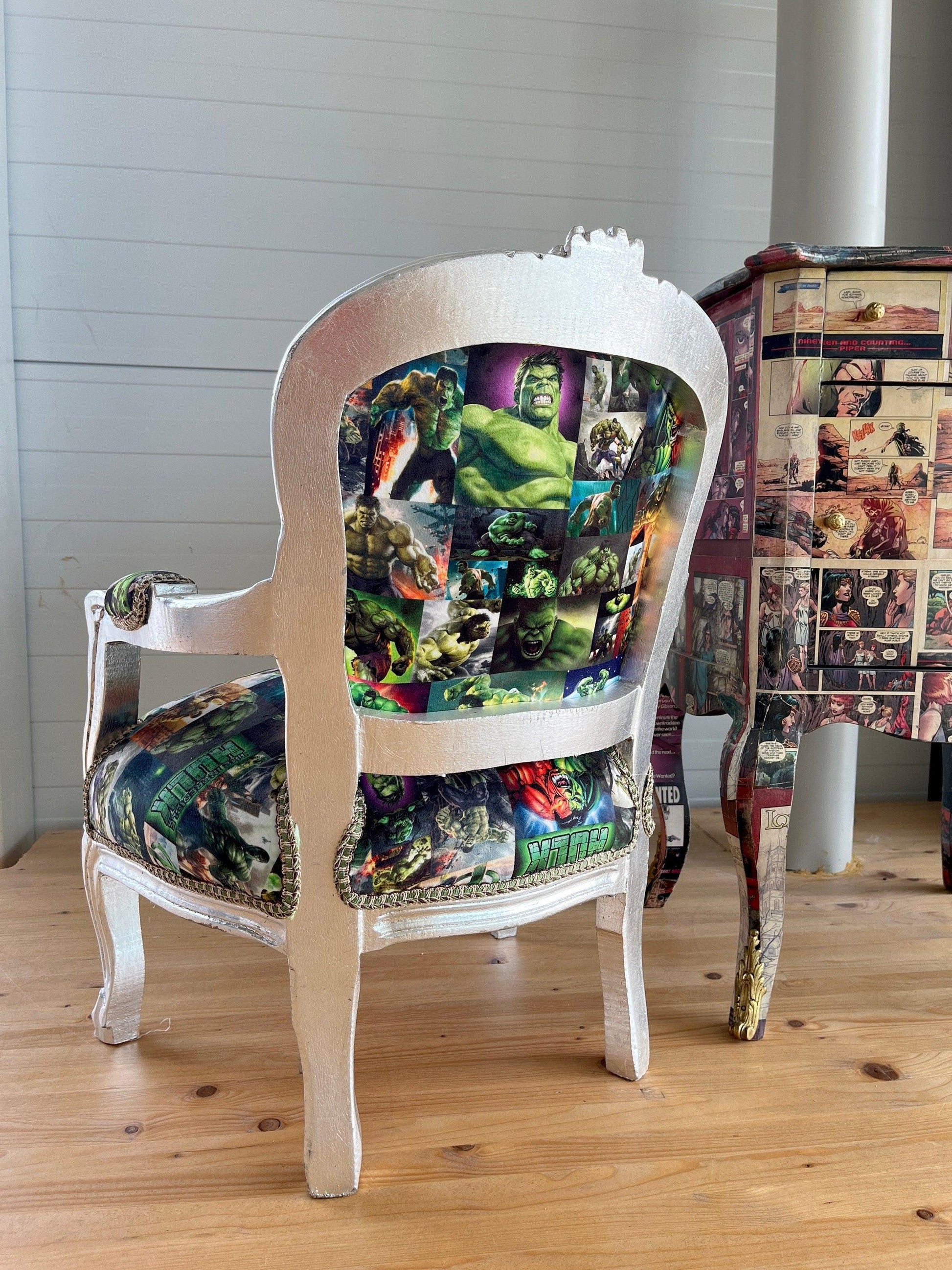 Cute Kid’s Chair French Louis Baroque Style Chair Incredible Hulk Cartoon Print Kids Armchair in Silver Finish