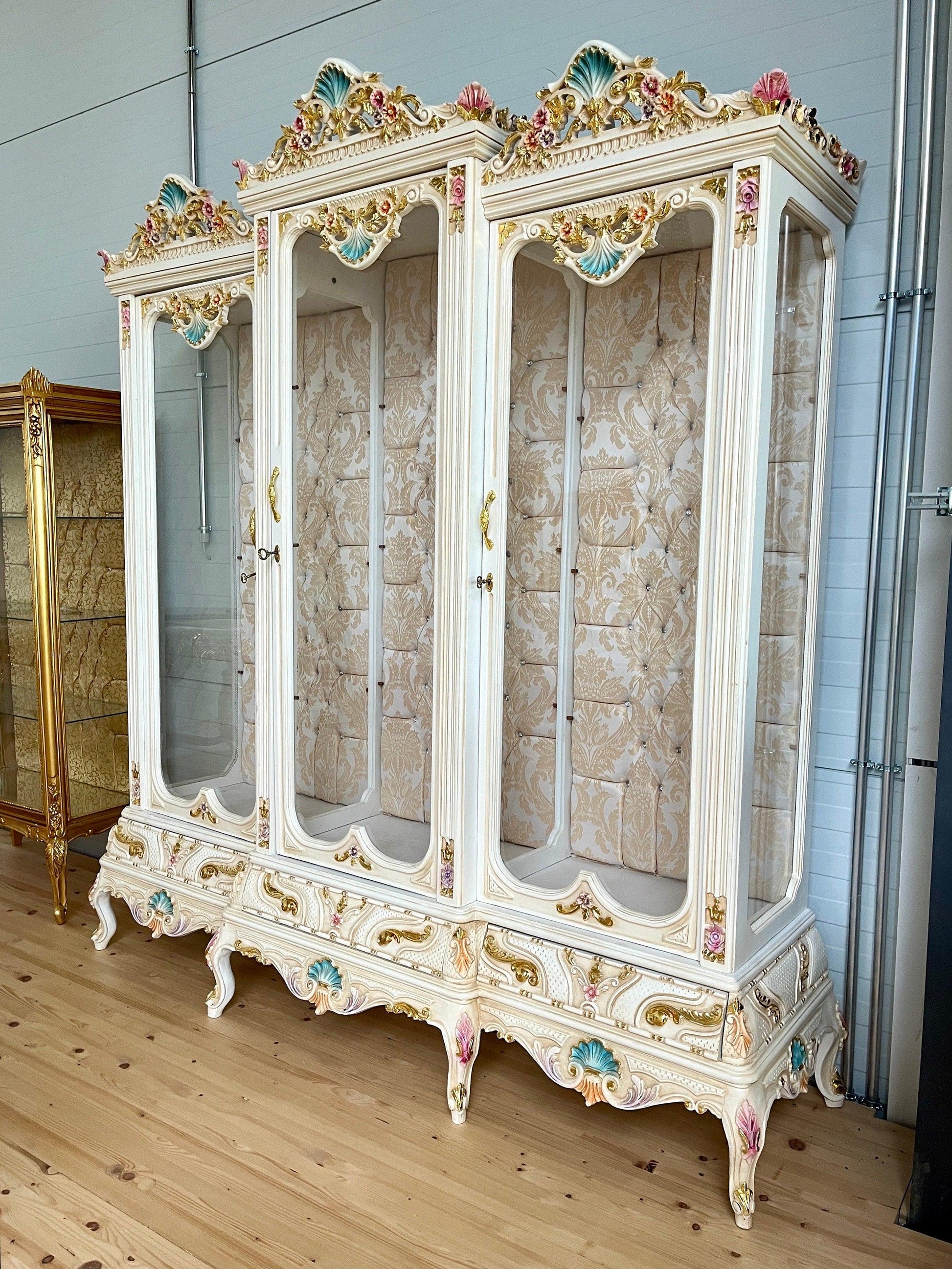 Deluxe Display Cabinet French Baroque Style Huge Showcases in Beige for House Decor for Hotel Lobby -LIMITED ITEM