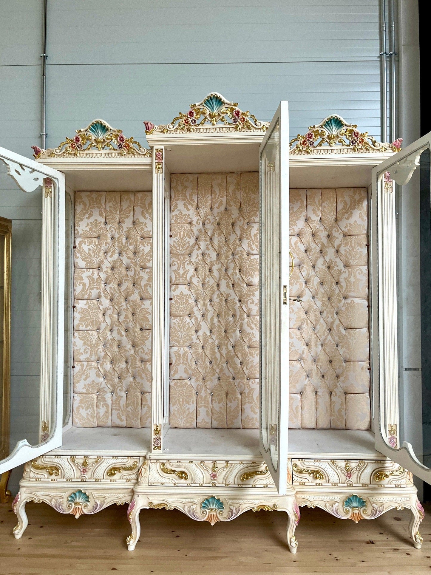 Deluxe Display Cabinet French Baroque Style Huge Showcases in Beige for House Decor for Hotel Lobby -LIMITED ITEM