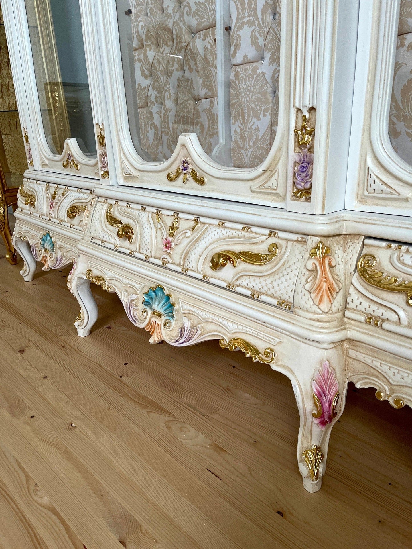 Deluxe Display Cabinet French Baroque Style Huge Showcases in Beige for House Decor for Hotel Lobby -LIMITED ITEM