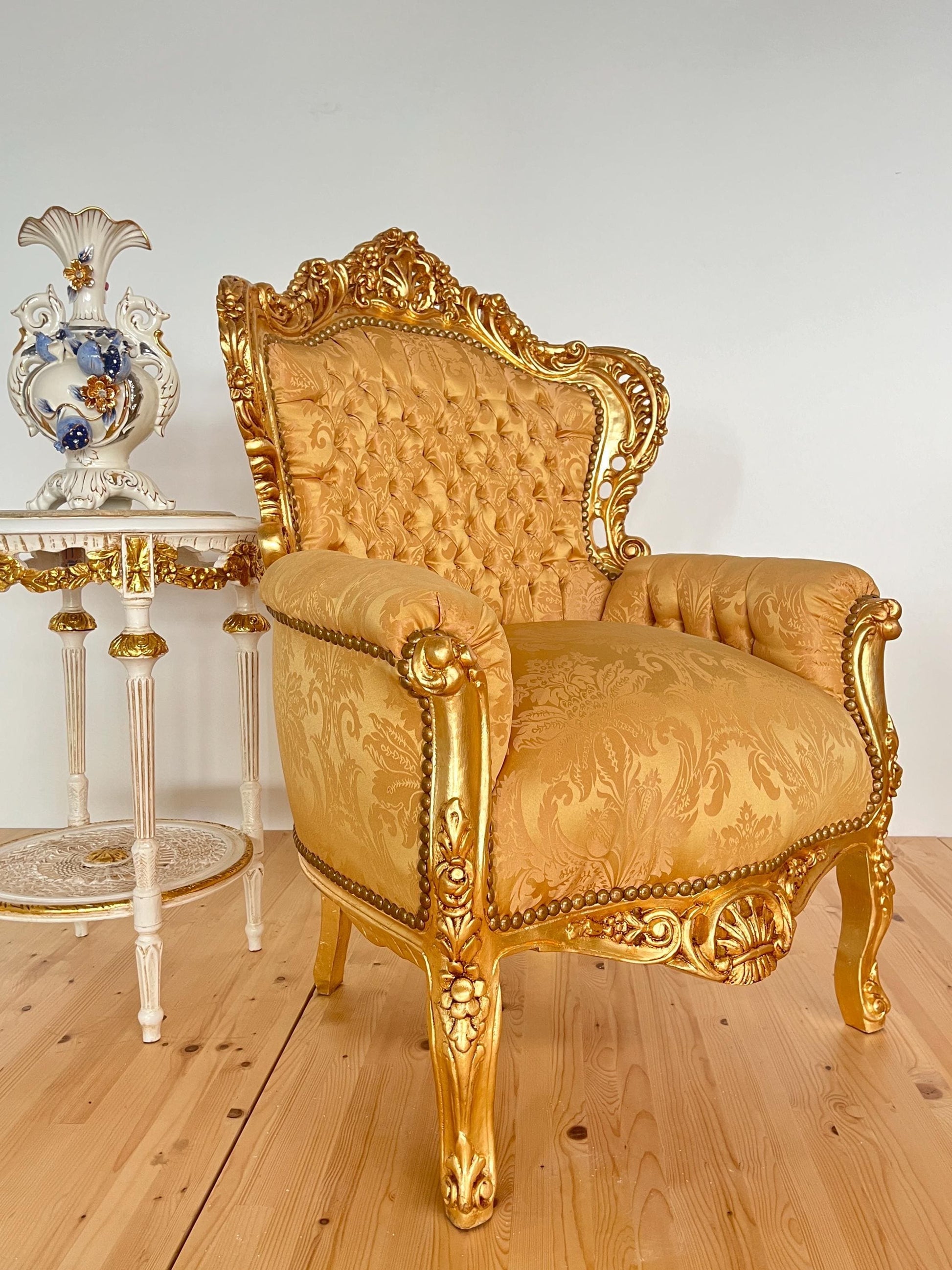 Armchair Gold French Louis XV Retro Baroque Rococo Style Sofa Chair in Gold Finish for Home Decor