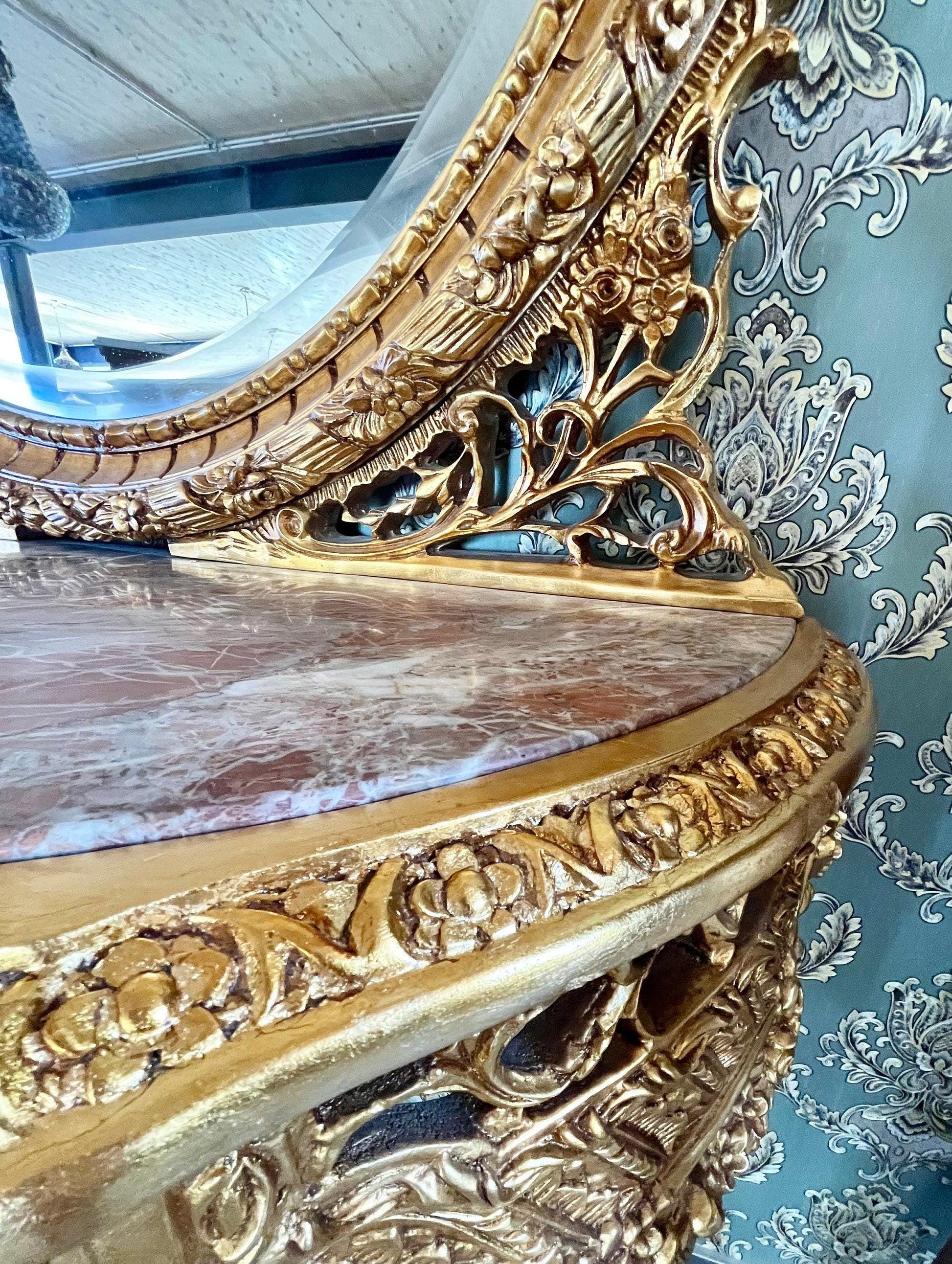 Console Table & Round Mirror Royal Baroque Antique Style Console Table Marble Top in Gold Finish for Villa House Hotel Lobby Decor