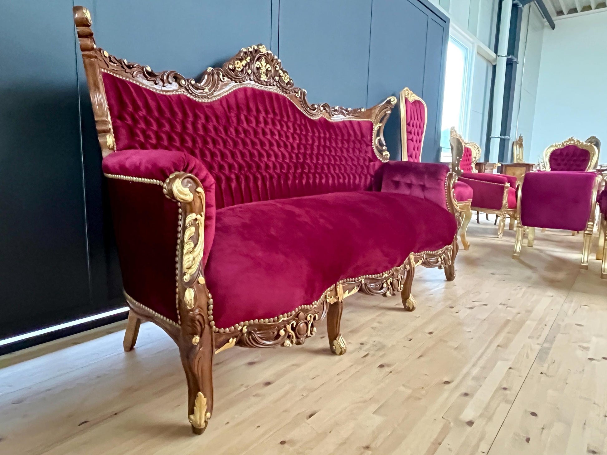 Lounge Sofa Red Velvet Antique Baroque Style 3-Seater Couch in Xmas Red Velvet French Style Home Decor Gift for Holiday LIMITED EDITION