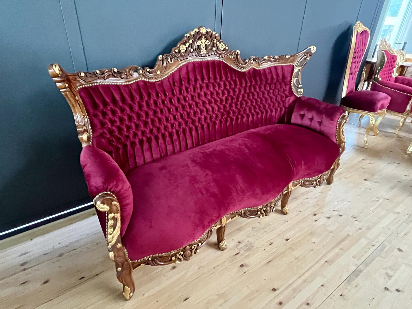 Lounge Sofa Red Velvet Antique Baroque Style 3-Seater Couch in Xmas Red Velvet French Style Home Decor Gift for Holiday LIMITED EDITION