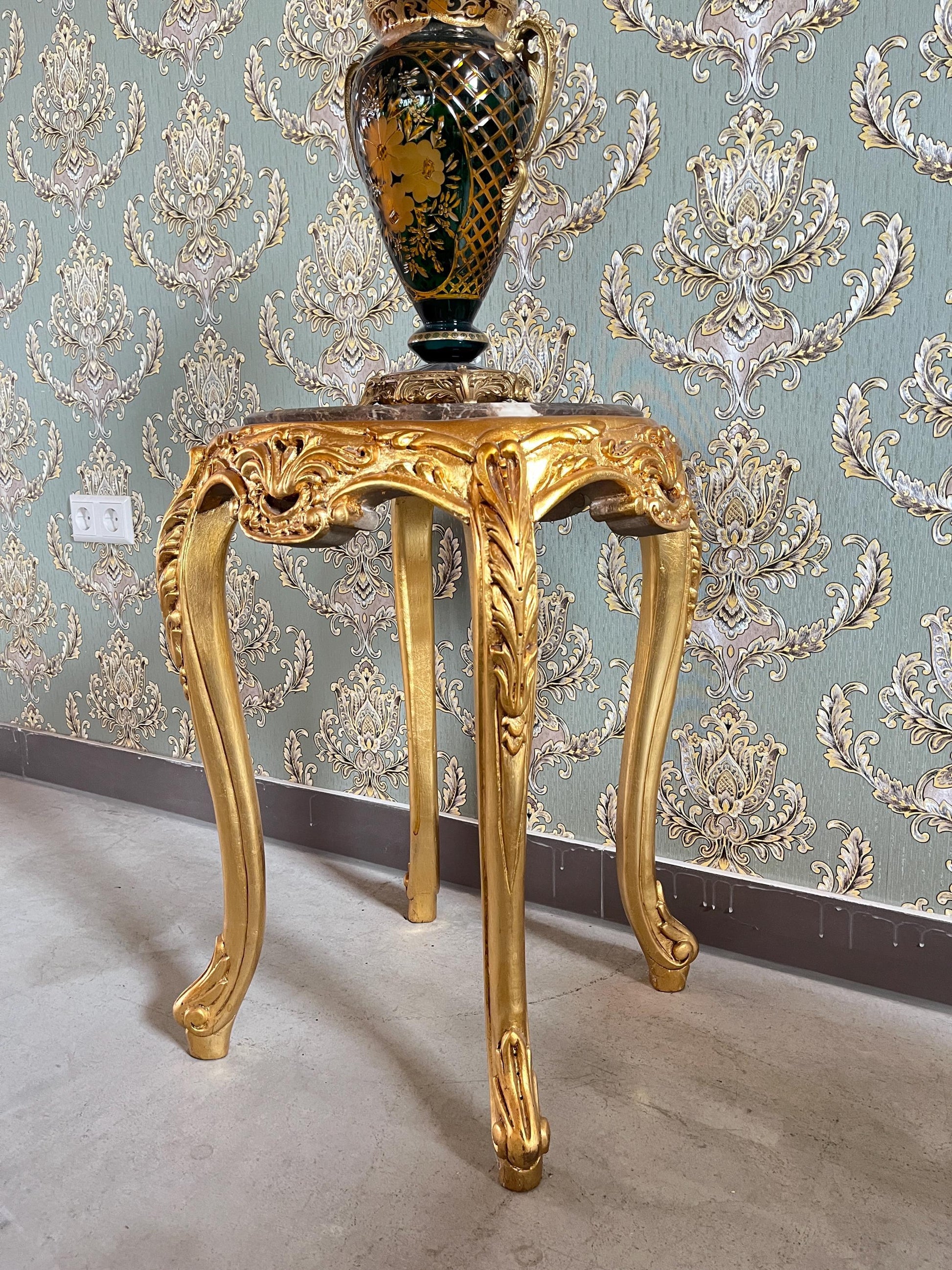Round Side Table French Louis Antique Style Handmade Side Table with Brown Marble Top Retro Baroque Style In Gold Finish for Home Decor