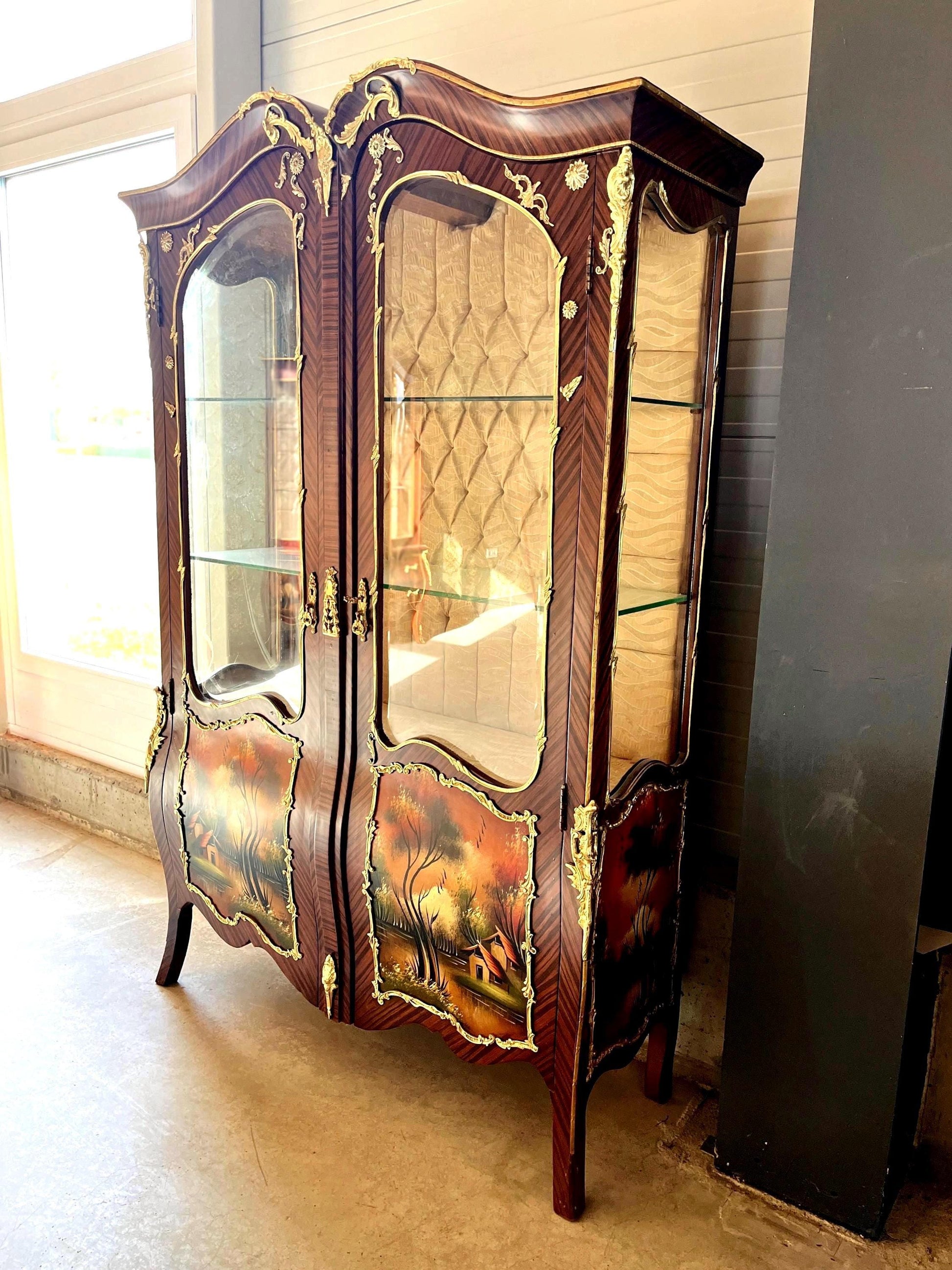 Vitrine Retro Baroque Style Display Cabinet French Antique Style Wooden Glass Showcase in Oil Painted for Home Decoration