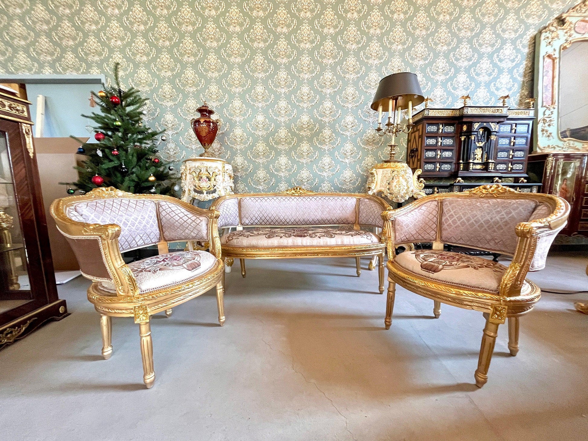 Sofa Set French Antique Style in Khaki Colour Lounge Sofa Retro Baroque Style for Home Decor Lounge Sofa Set in Gold Finish
