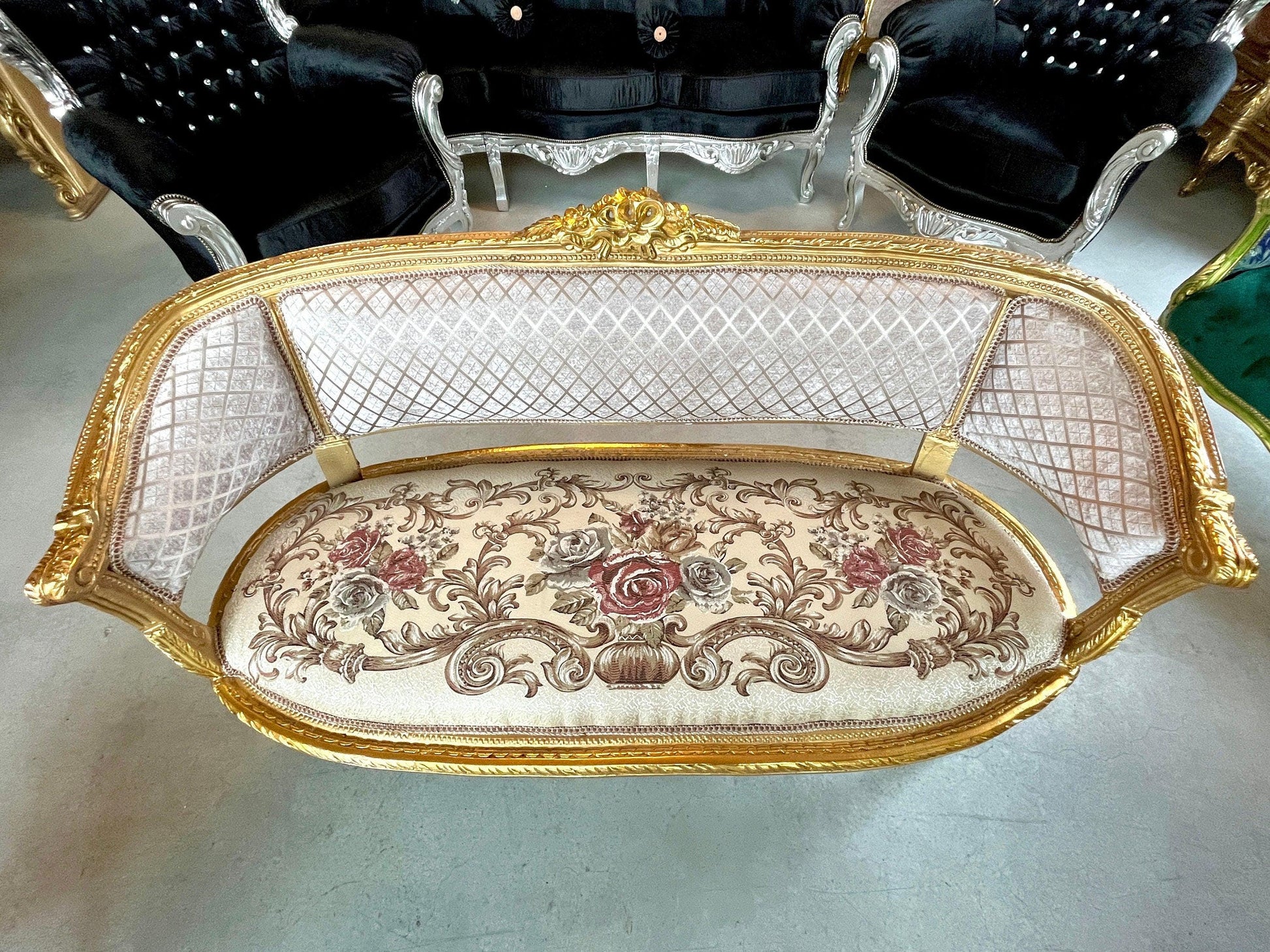 Sofa Set French Antique Style in Khaki Colour Lounge Sofa Retro Baroque Style for Home Decor Lounge Sofa Set in Gold Finish