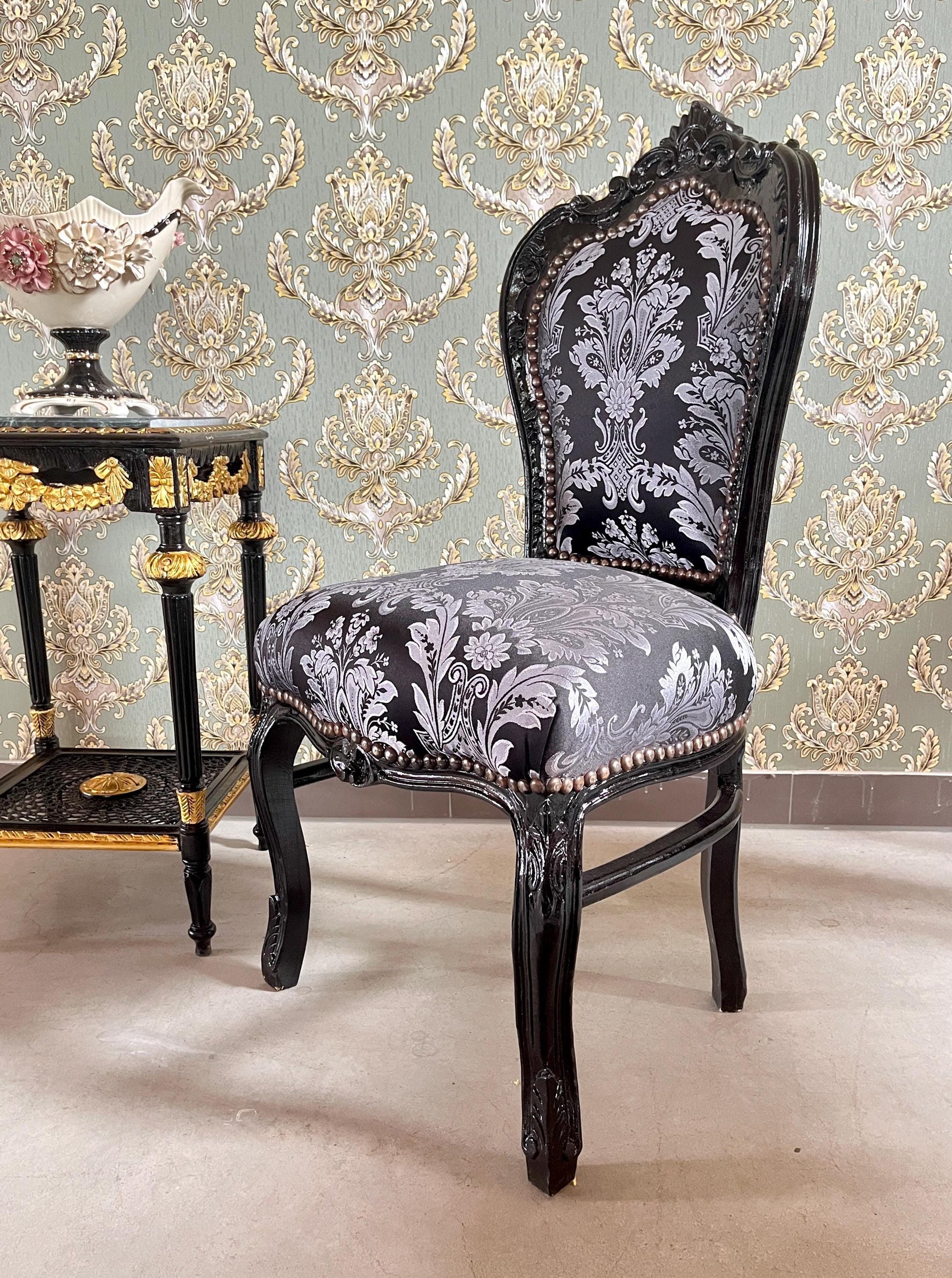 Accent Chair Black Colour French Louis Dining Chair in Black Floral Pattern Retro Baroque Rococo Style Chair for Home Décor