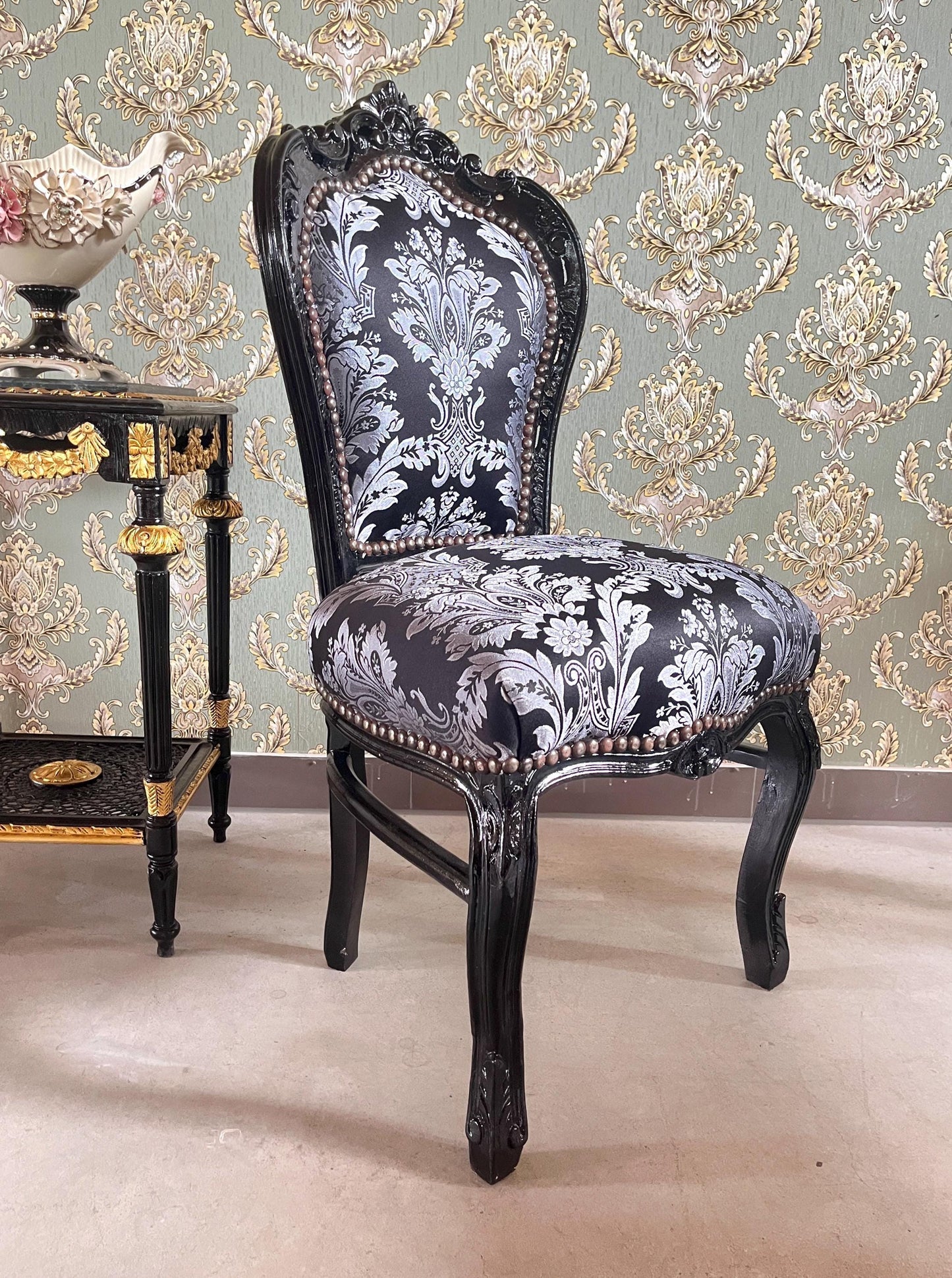Accent Chair Black Colour French Louis Dining Chair in Black Floral Pattern Retro Baroque Rococo Style Chair for Home Décor