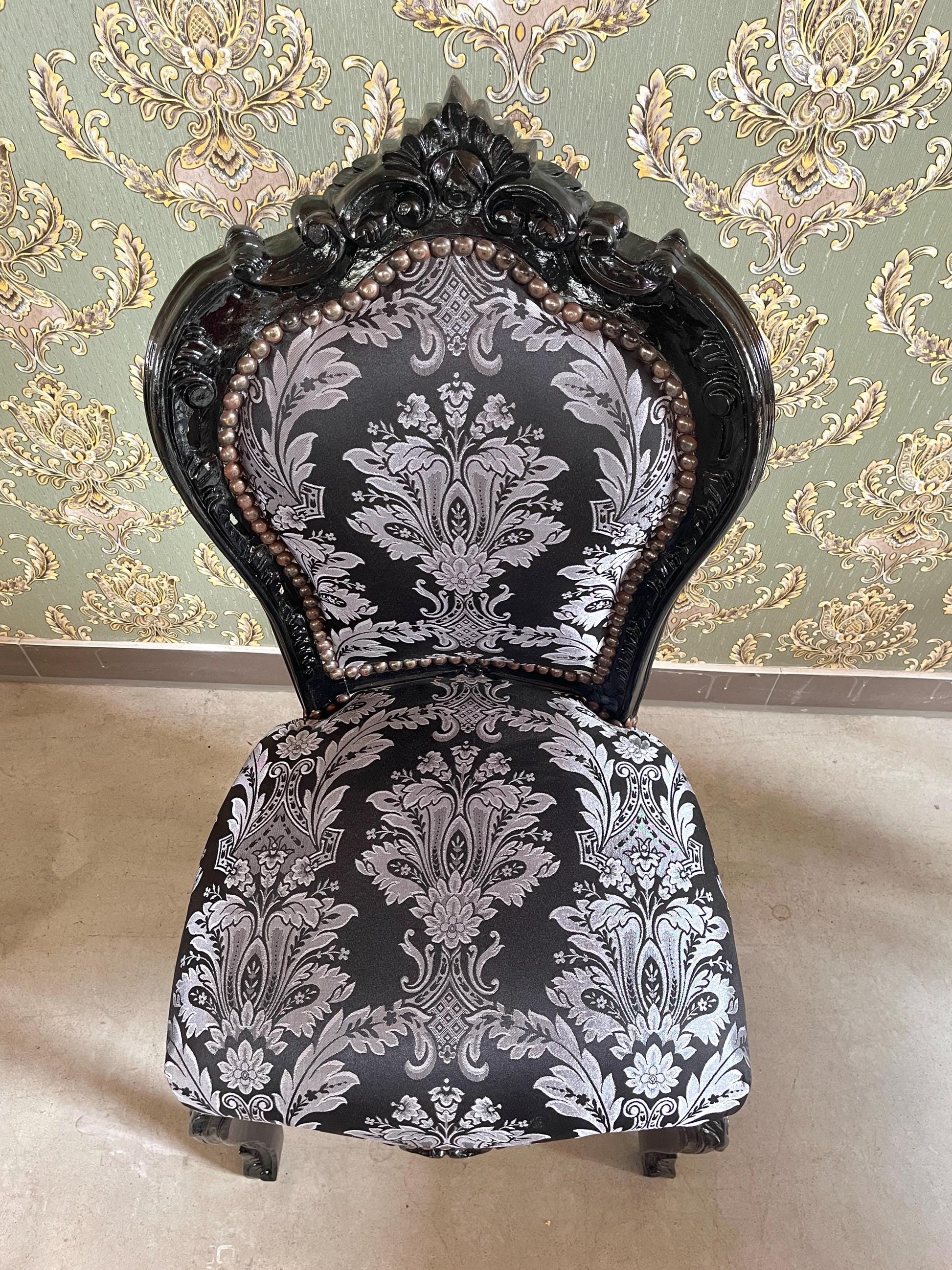 Accent Chair Black Colour French Louis Dining Chair in Black Floral Pattern Retro Baroque Rococo Style Chair for Home Décor