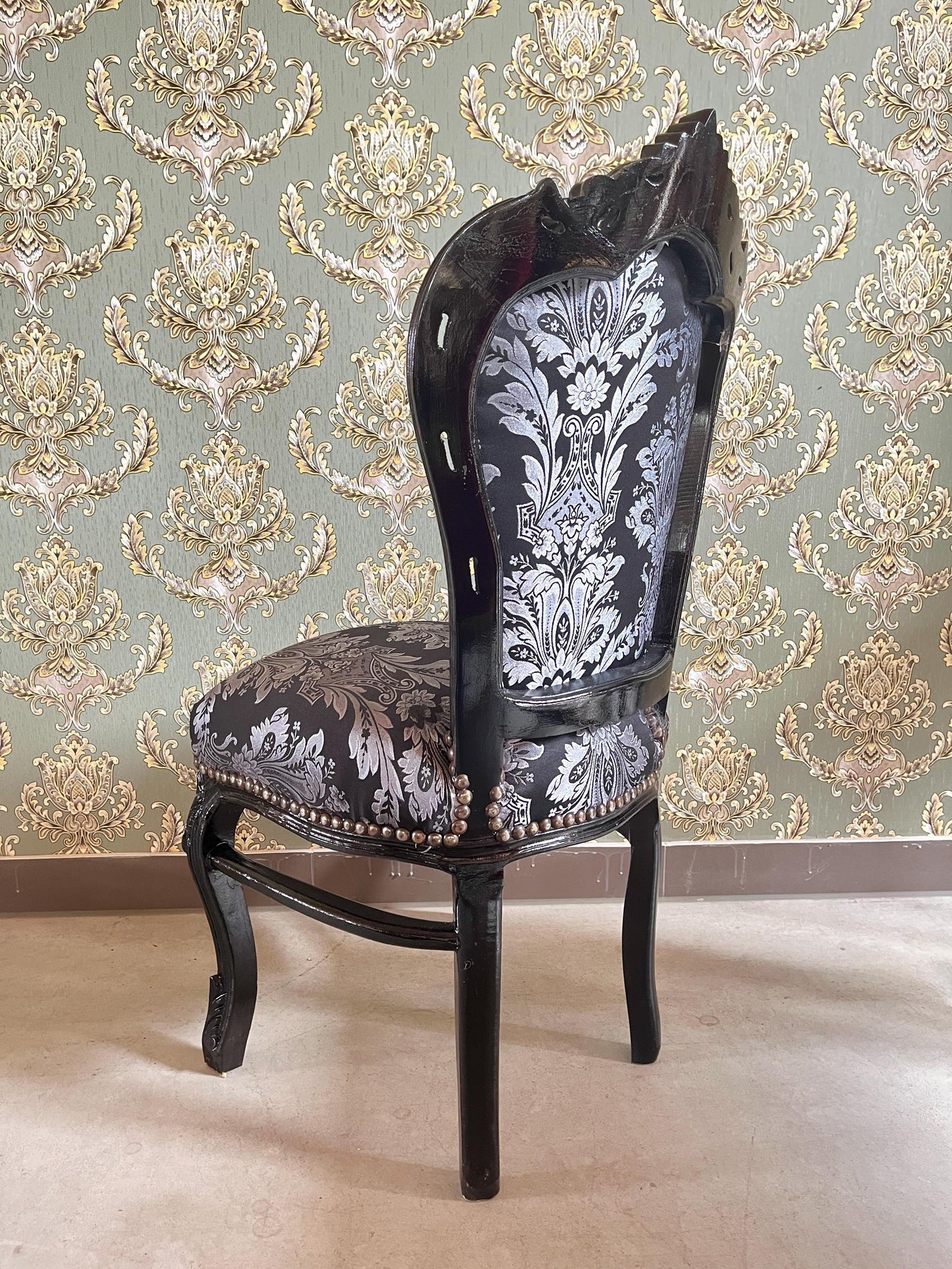 Accent Chair Black Colour French Louis Dining Chair in Black Floral Pattern Retro Baroque Rococo Style Chair for Home Décor