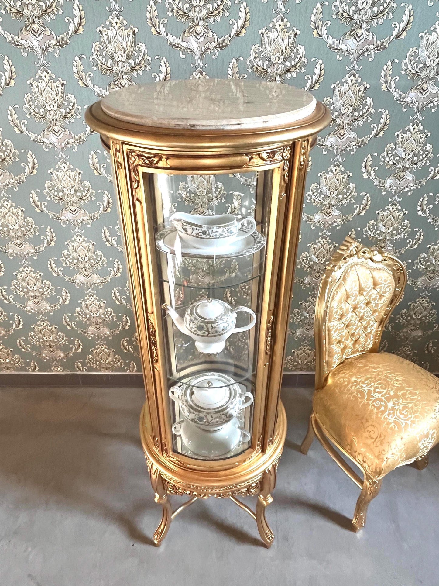 Display Cabinet French Louis Antique Style Glass Showcase Retro Baroque Style Wooden Cabinet in Gold Finish for Home Decor