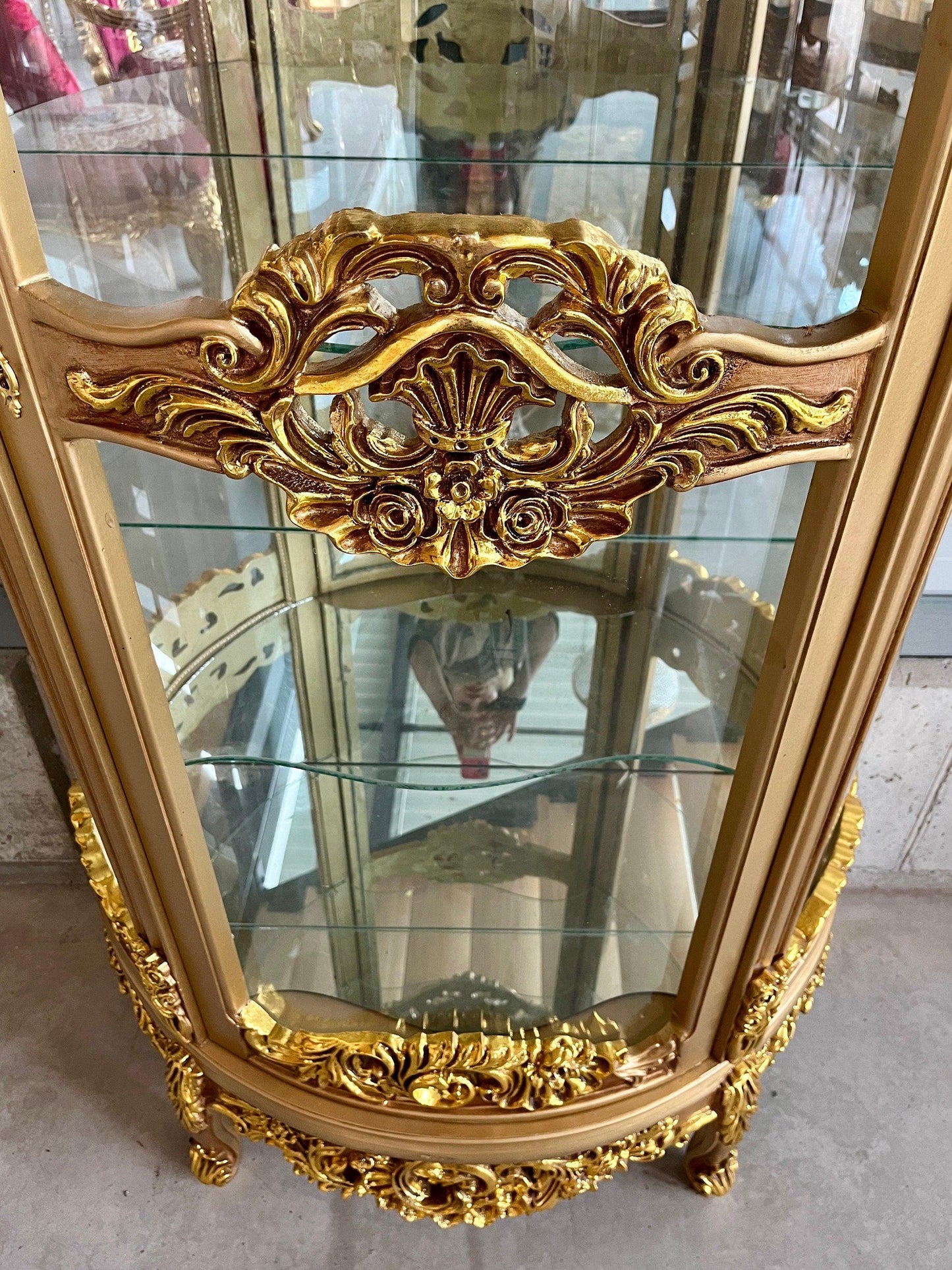 Showcase Royal Château De Versailles Style Display Cabinet French Baroque Style Glass Showcase in Gold Finish for Hotel Decor or Home Decor