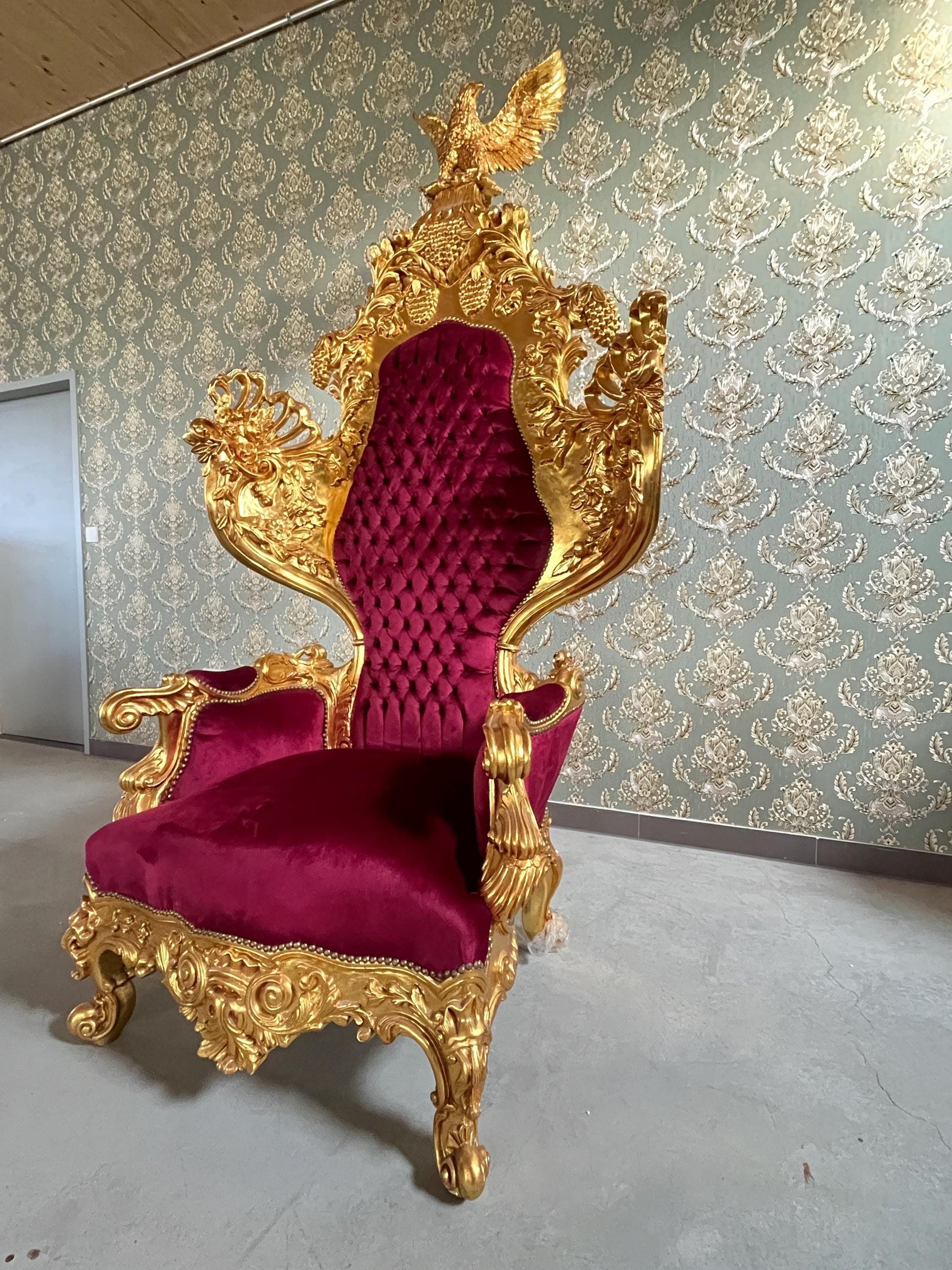 Huge Armchair Baroque Rococo Style King Throne Eagle Sculpture Red Velvet Gold Finish King Chair for Event Party Decor