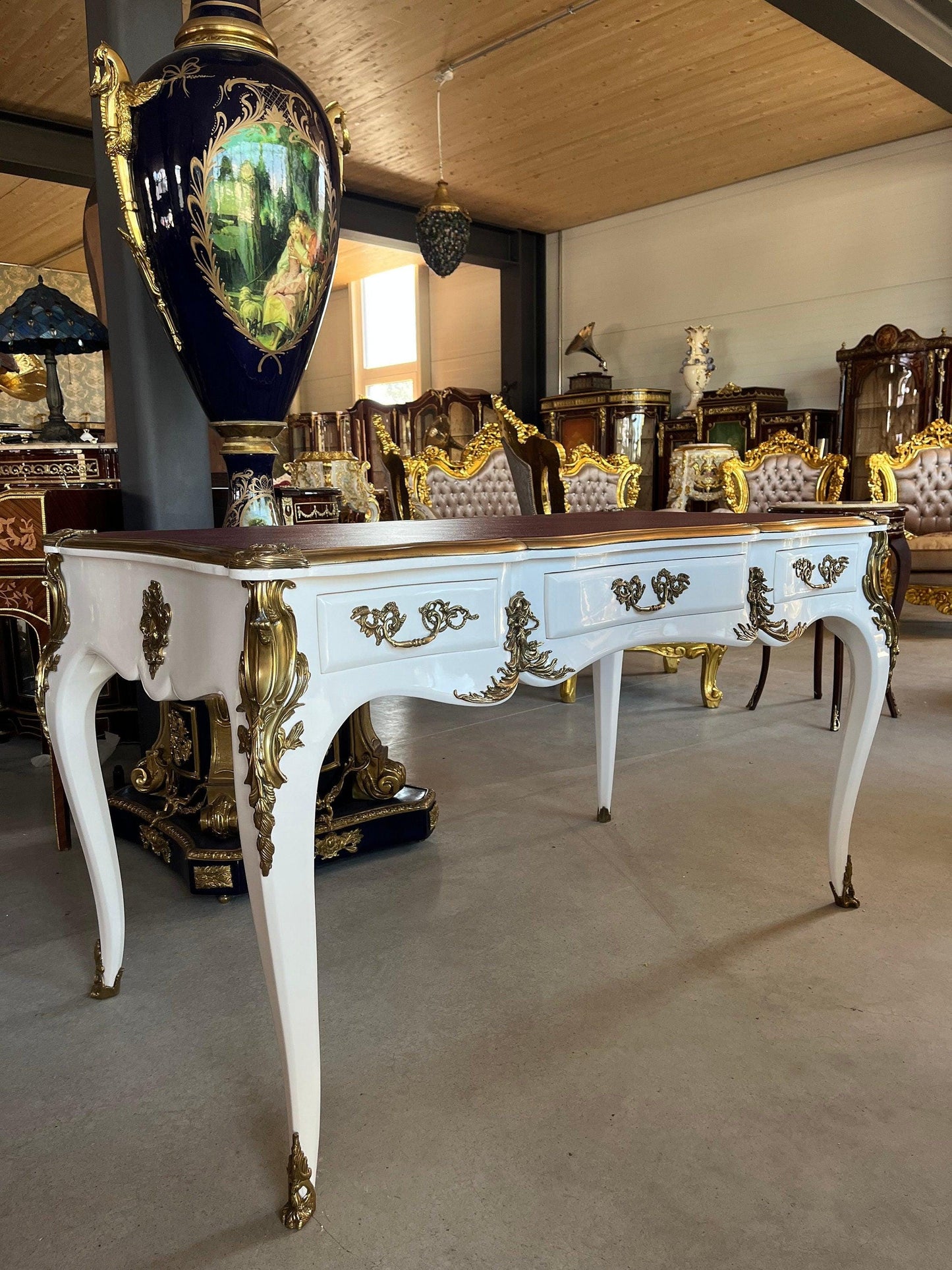 Luxurious Wooden Desk Antique Baroque Style Writing Desk with Bronze Ornament Lacquered in White & Top Surface in Bordeaux Color - LIMITED