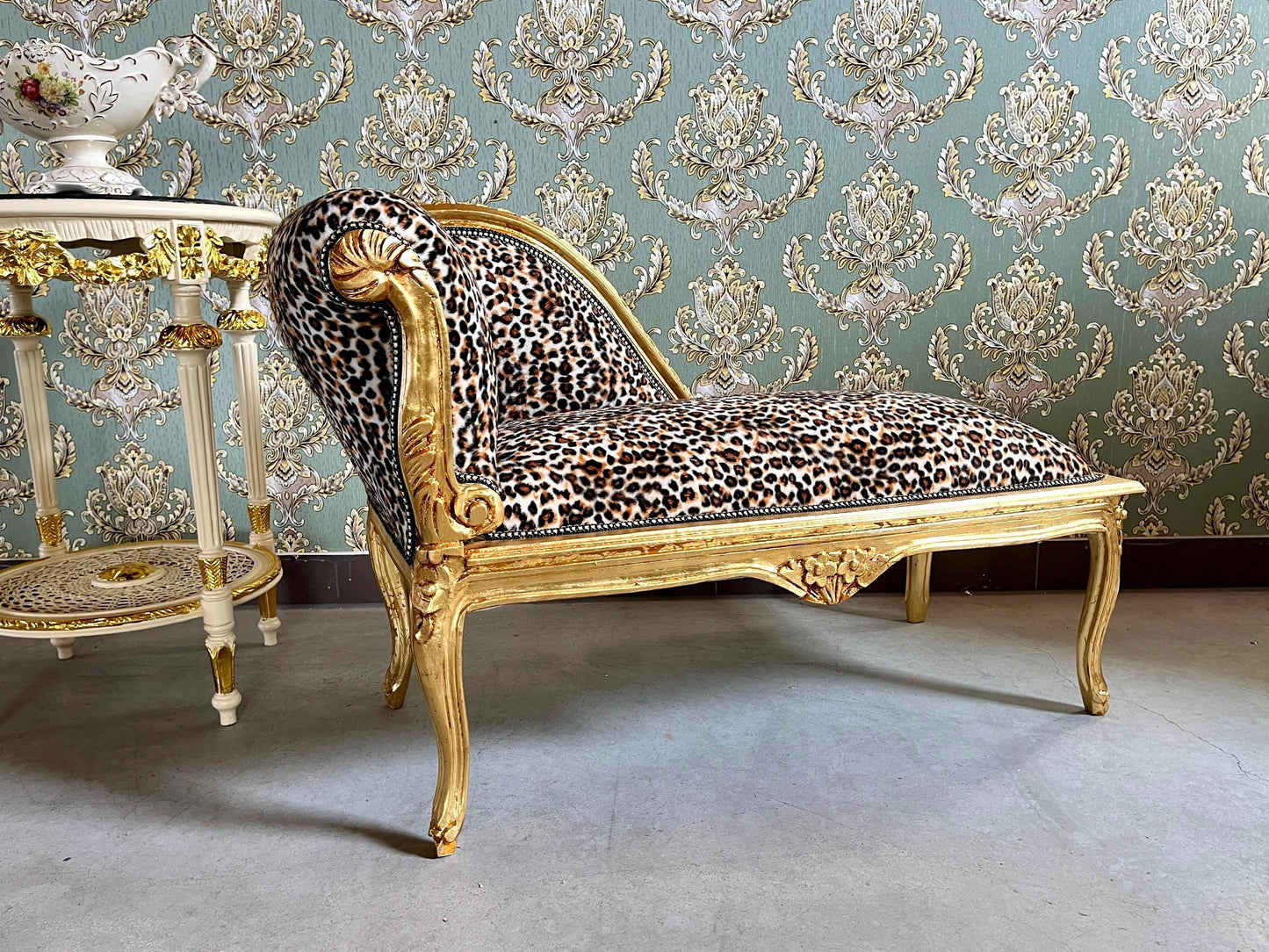 Baroque Bench Lepard Print Antique Style Handmade Chaise Longue Animal Print Retro French Style Lounge Bench for Home Decor