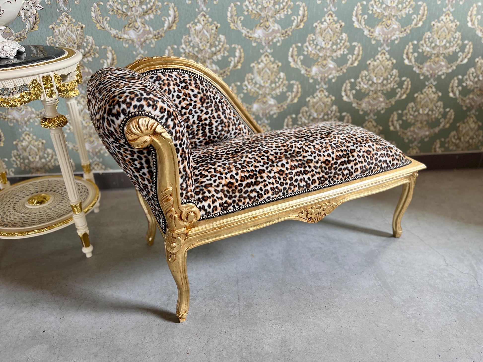 Baroque Bench Lepard Print Antique Style Handmade Chaise Longue Animal Print Retro French Style Lounge Bench for Home Decor