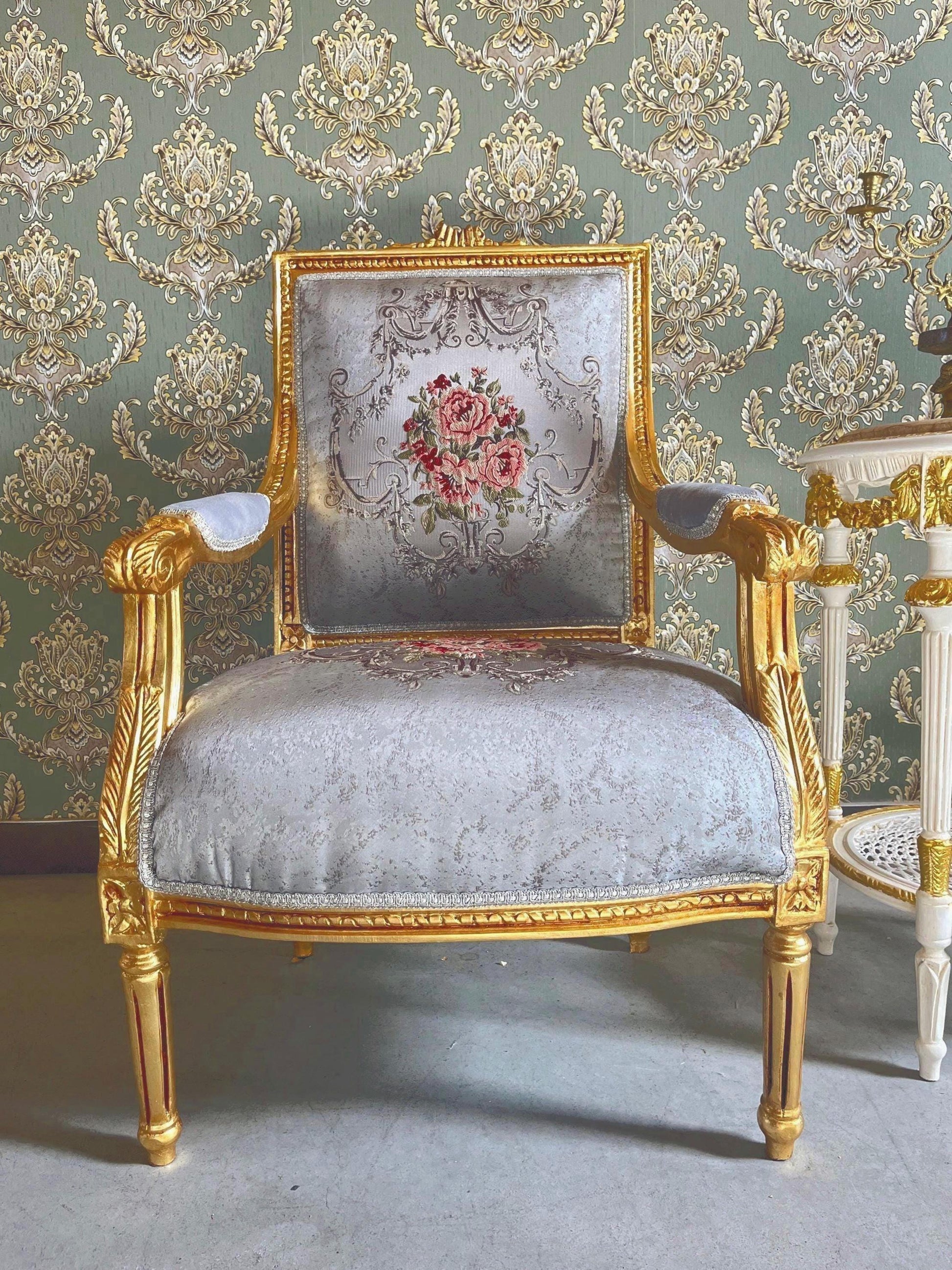 Armchair & Table Set French Antique Style Gold Finish Lounge Chair Set Louis XV Baroque Rococo Style Chair Table Set for Living Room Decor