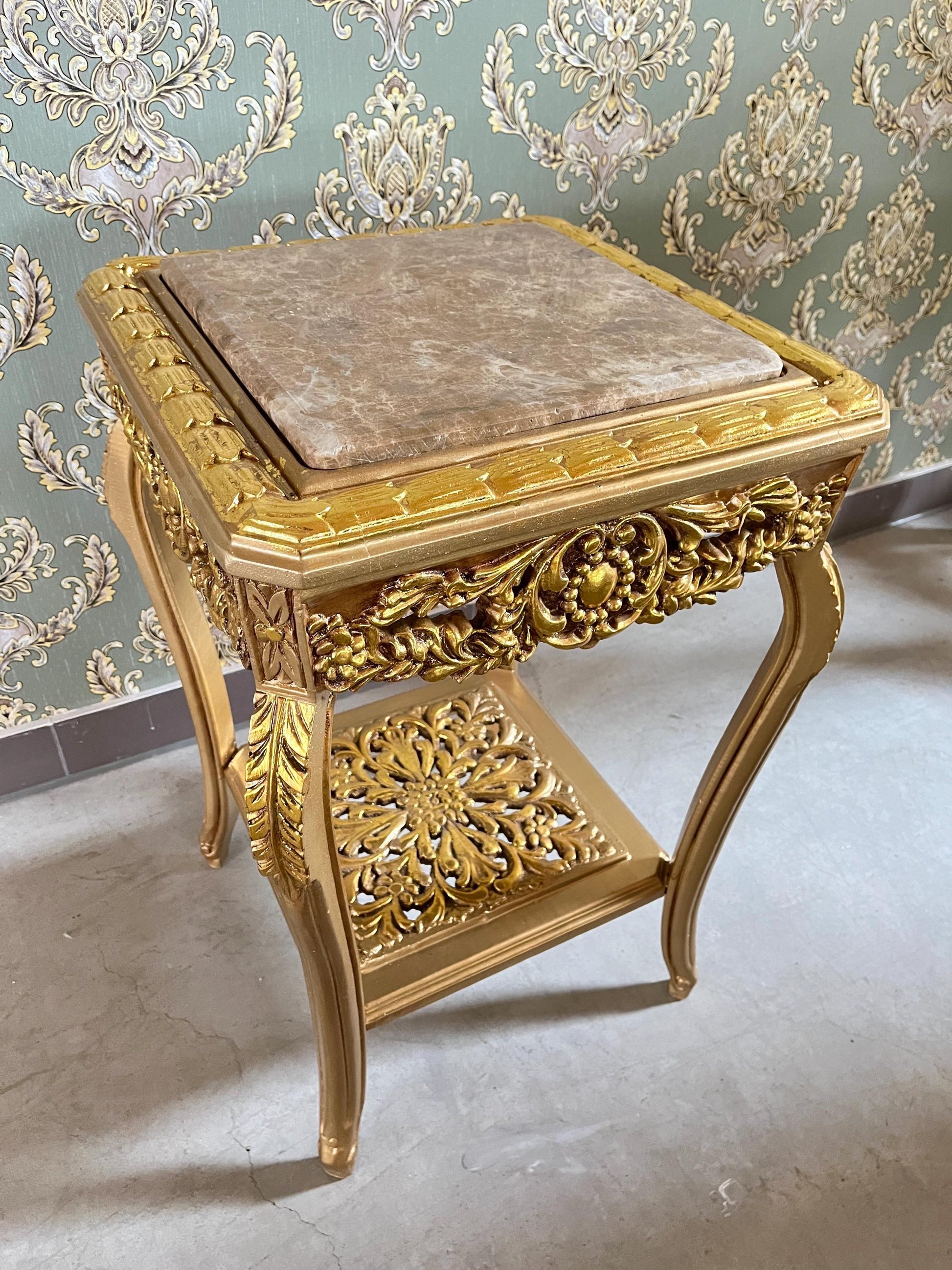 Armchair & Table Set French Antique Style Gold Finish Lounge Chair Set Louis XV Baroque Rococo Style Chair Table Set for Living Room Decor