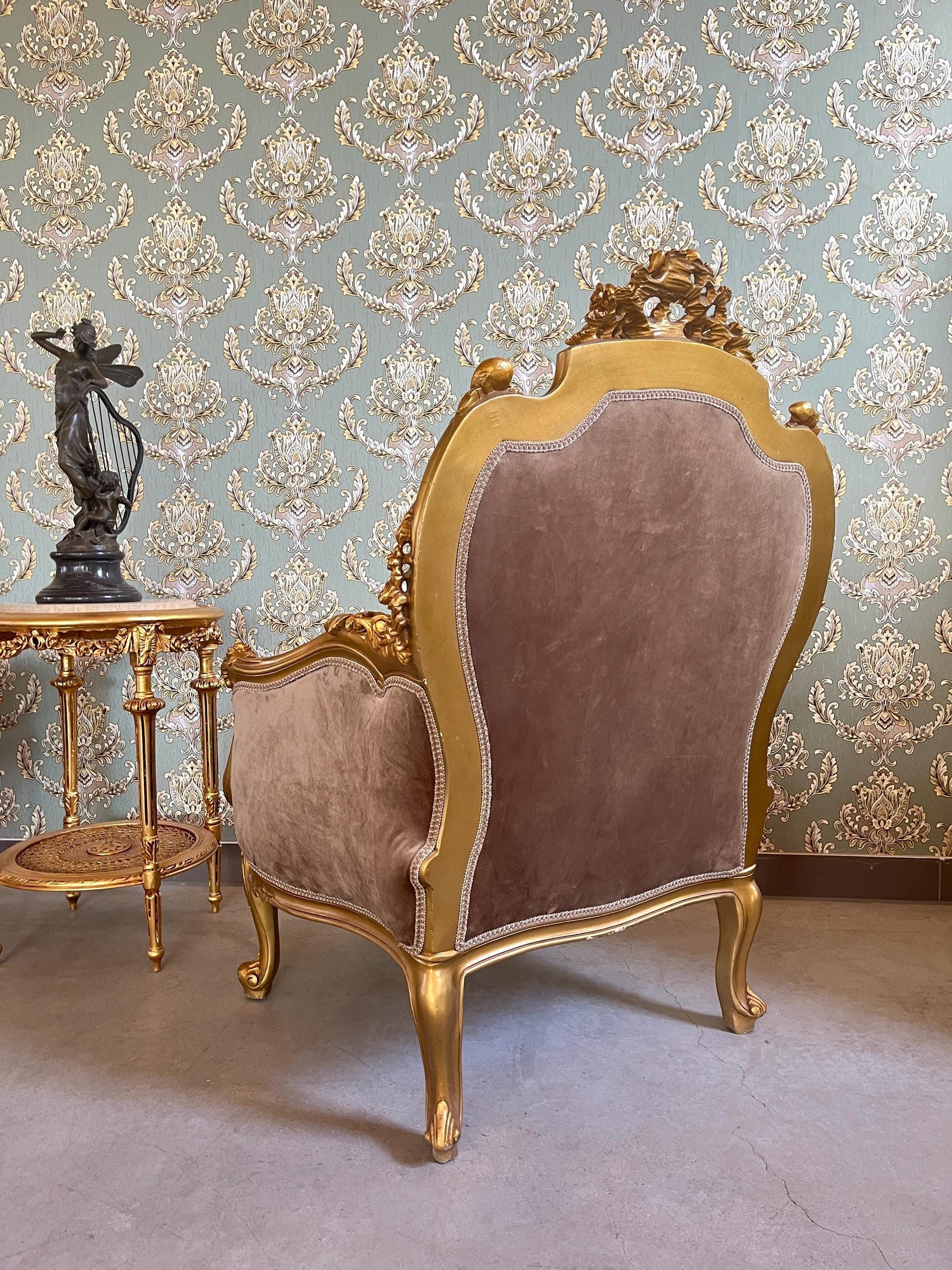 Armchair Table Set Deluxe Antique Style in Gold Finish Royal Style Chairs and Table Baroque Rococo Style Chair Set for Hotel Lobby Decor