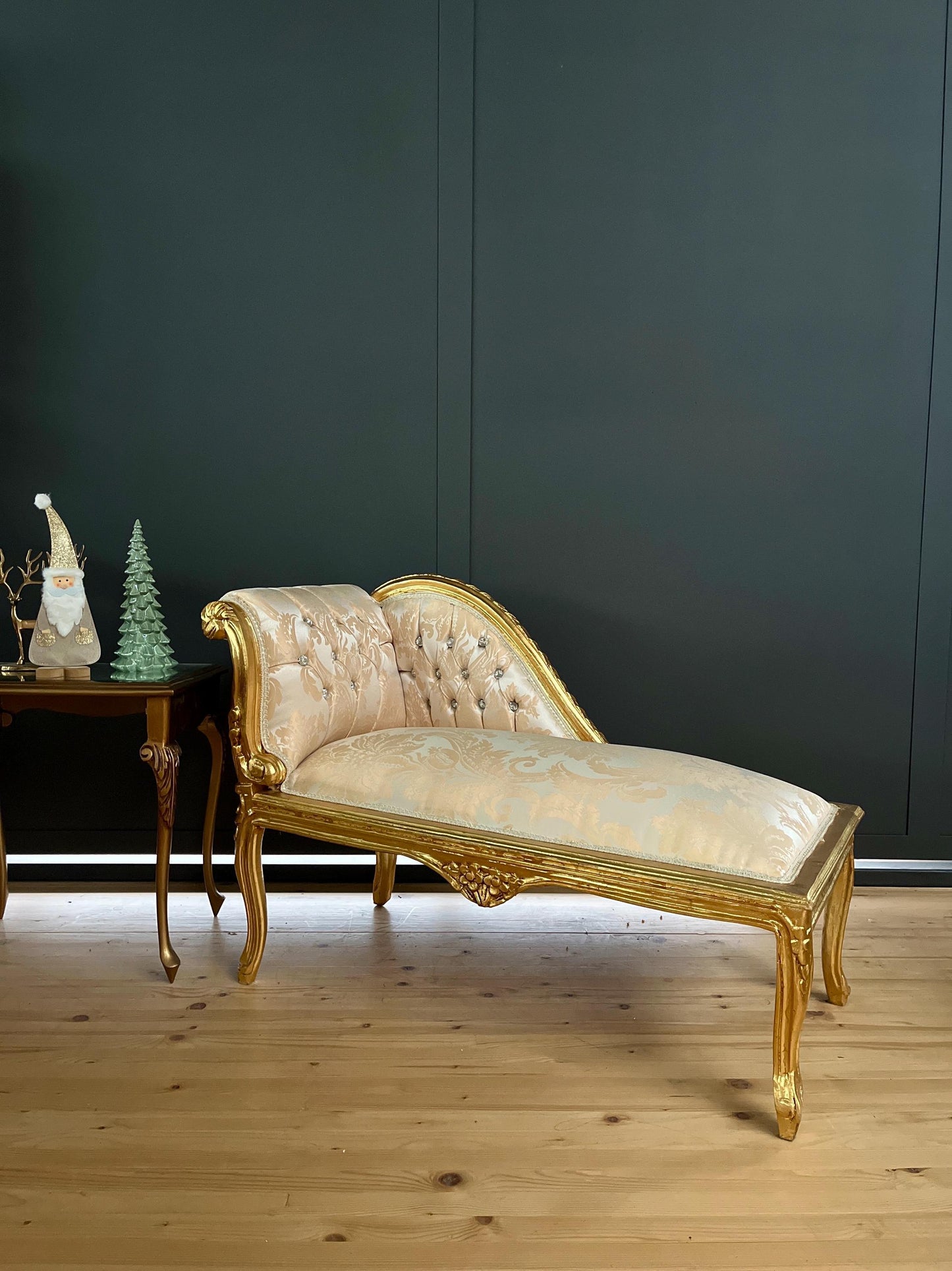Bench French Louis Style Small Chaise Longue Shiny Ivory Retro Baroque Style Ottoman for Home Decor Ottoman Footstool in Gold Finish