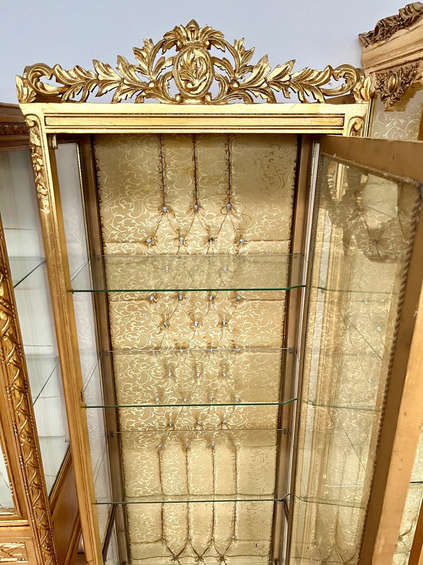 Display Cabinet French Louis XV Style Showcase Antique Style Reproduction in Gold Finish Retro Baroque Style Display Cabinet