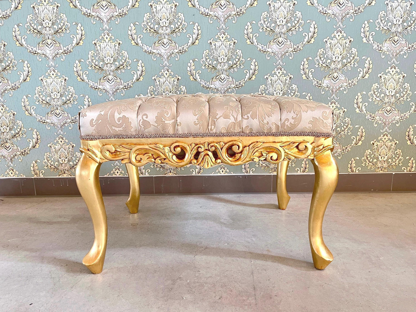 Small Square Bench Retro Baroque Rococo Style Ottoman in Beige Colour Flower Pattern Jacquard Damask in Gold Finish for Home Deco Xmas Gift