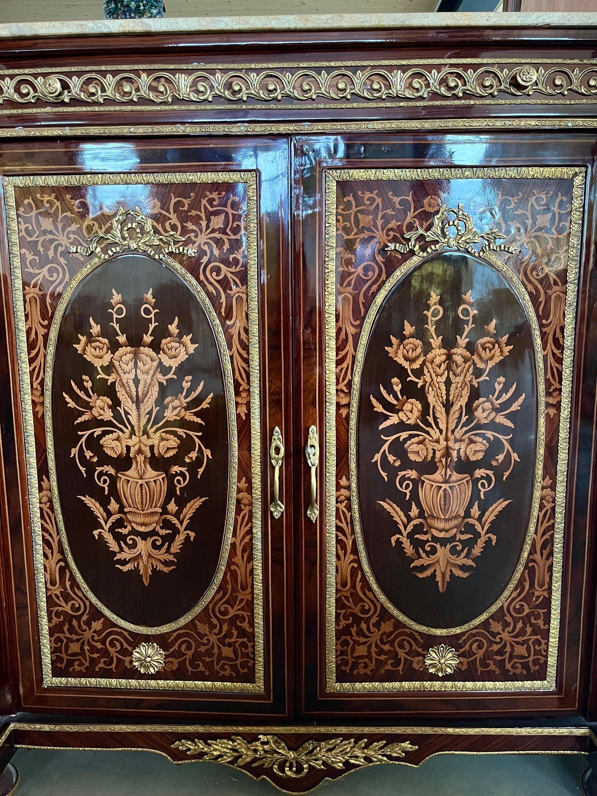 Wooden Cabinet in Nostalgic French Antique Style with Marble Slab at Top Display Cabinet Retro Baroque Style Glass Showcase Cabinet