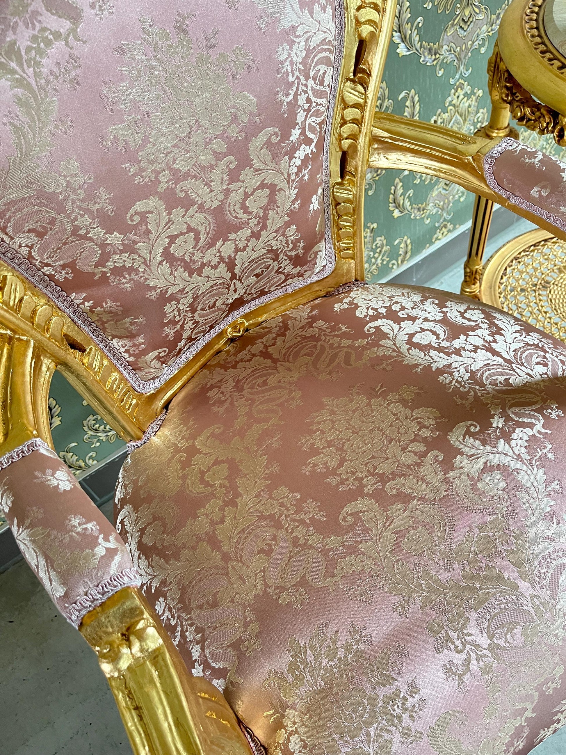 Accent Armchair Louis XV Style Xmas Green Velvet Chair French Baroque Rococo Style Chair in Shiny Pink for Furniture Gift Xmas Home Decor