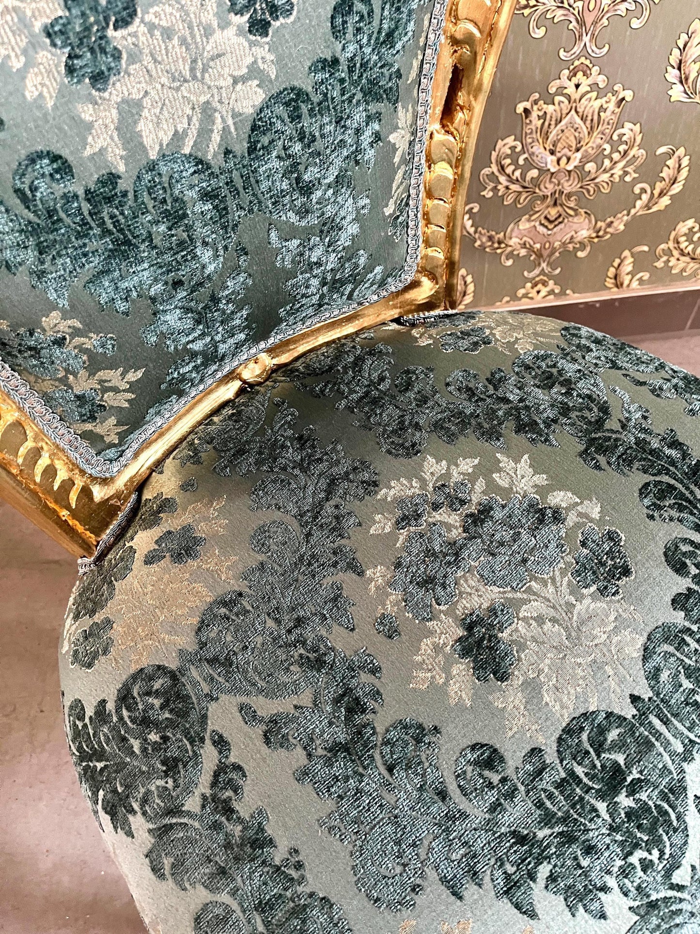 Accent Chair French Louis Style Gold Dining Chair in Xmas Green Damask Baroque Rococo Style Chair Flower Pattern for Holiday Home Decor