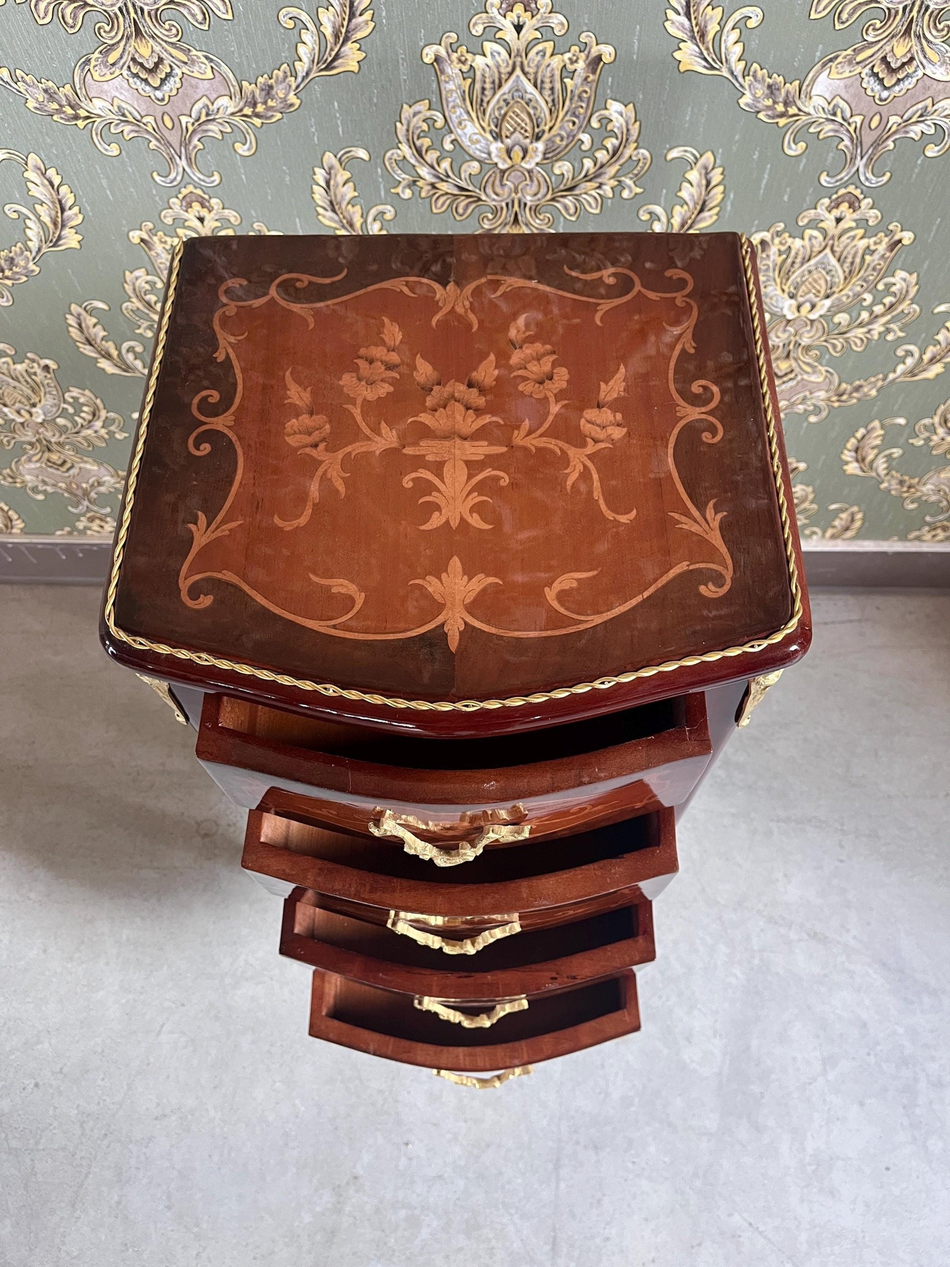 Small Night Stand French Antique Style Small Chest of Drawer Retro Baroque Style in Brown Kommode Home Decor Bedside Table for Bedroom Decor