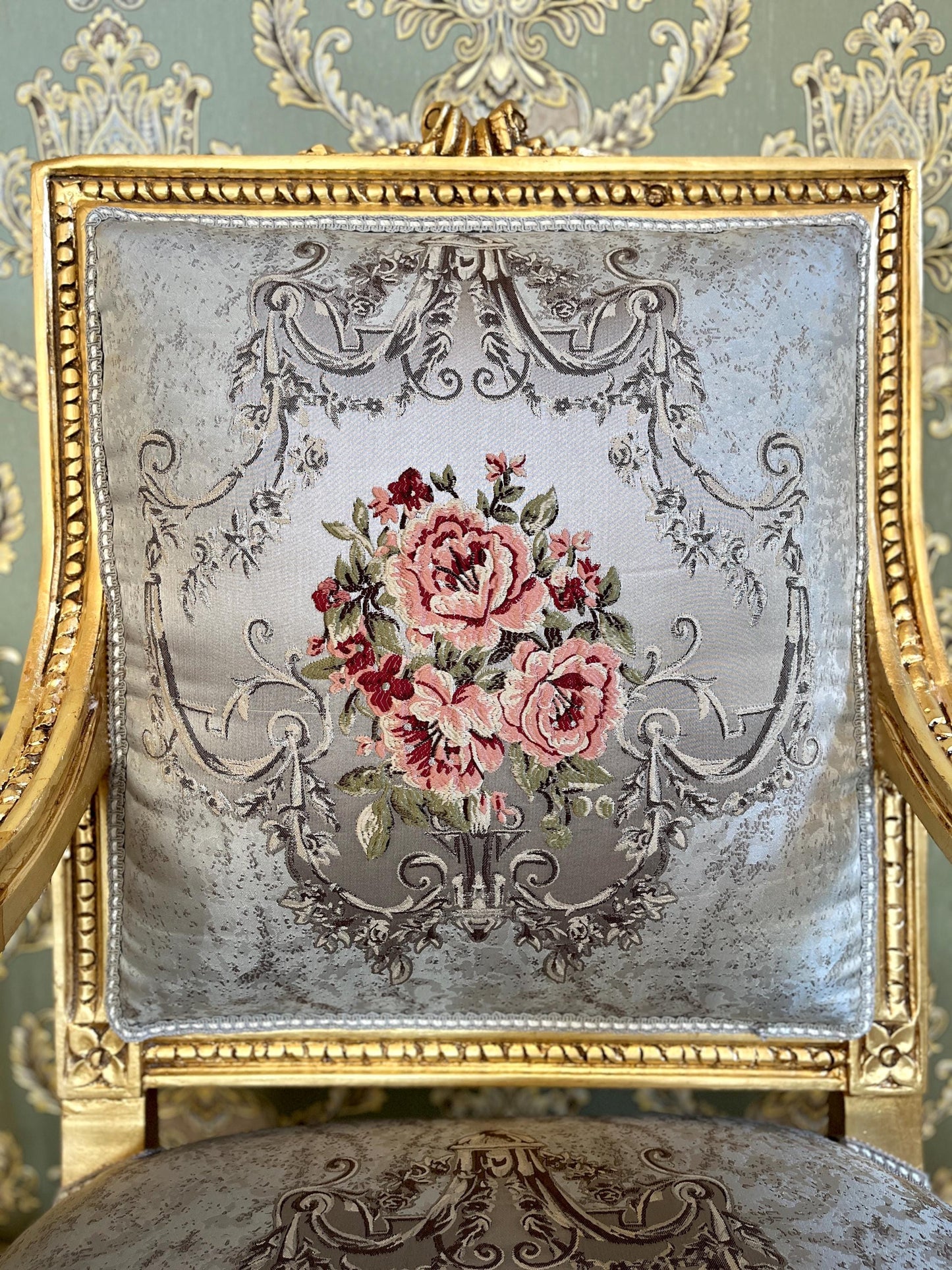 Armchair & Table Set French Antique Style Gold Finish Lounge Chair Set Louis XV Baroque Rococo Style Chair Table Set for Living Room Decor