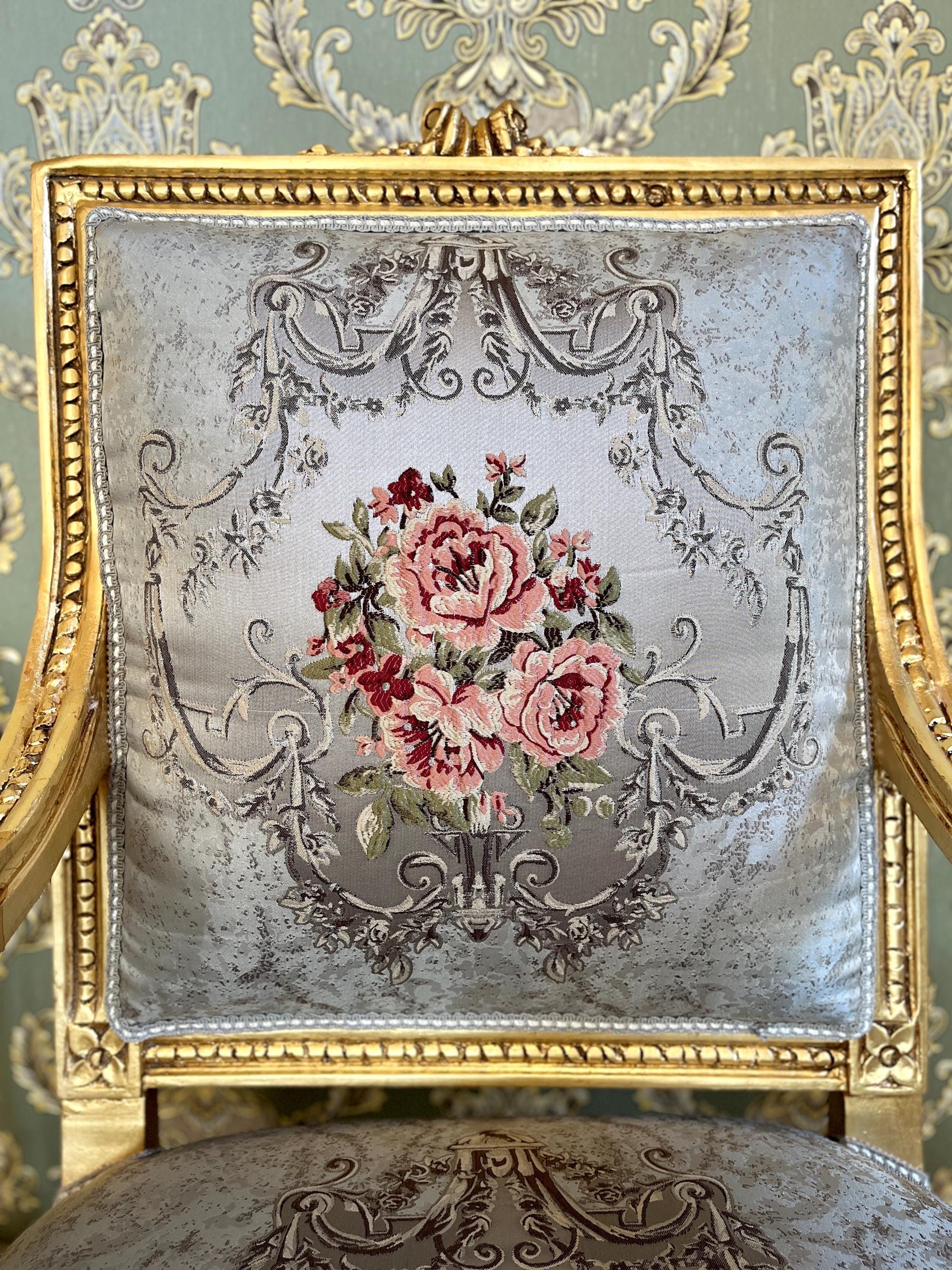 Armchair & Table Set French Antique Style Gold Finish Lounge Chair Set Louis XV Baroque Rococo Style Chair Table Set for Living Room Decor