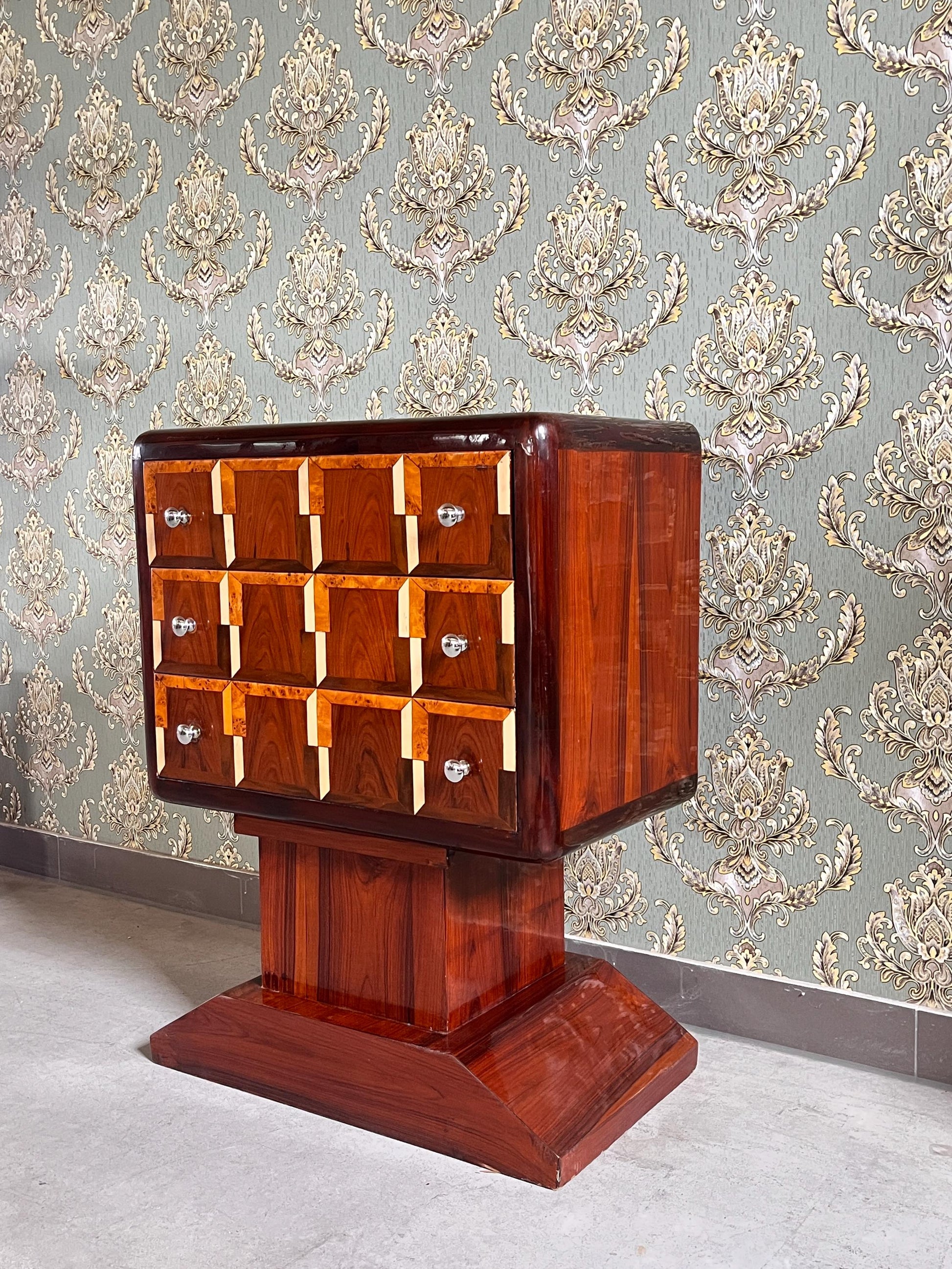 Art Deco Chest of Drawers: Retro Baroque Style Wooden End Table